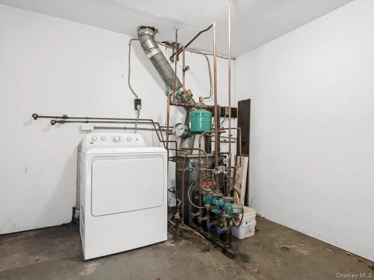 112 Rosemont Avenue, Brookhaven, NY, 4 Bedrooms Bedrooms, 7 Rooms Rooms,2 BathroomsBathrooms,Residential,For Rent,Rosemont,0,1065830 112 Rosemont Avenue, Brookhaven, NY, 4 Bedrooms Bedrooms, 7 Rooms Rooms,2 BathroomsBathrooms,Residential,For Rent,Rosemont,0,1065830