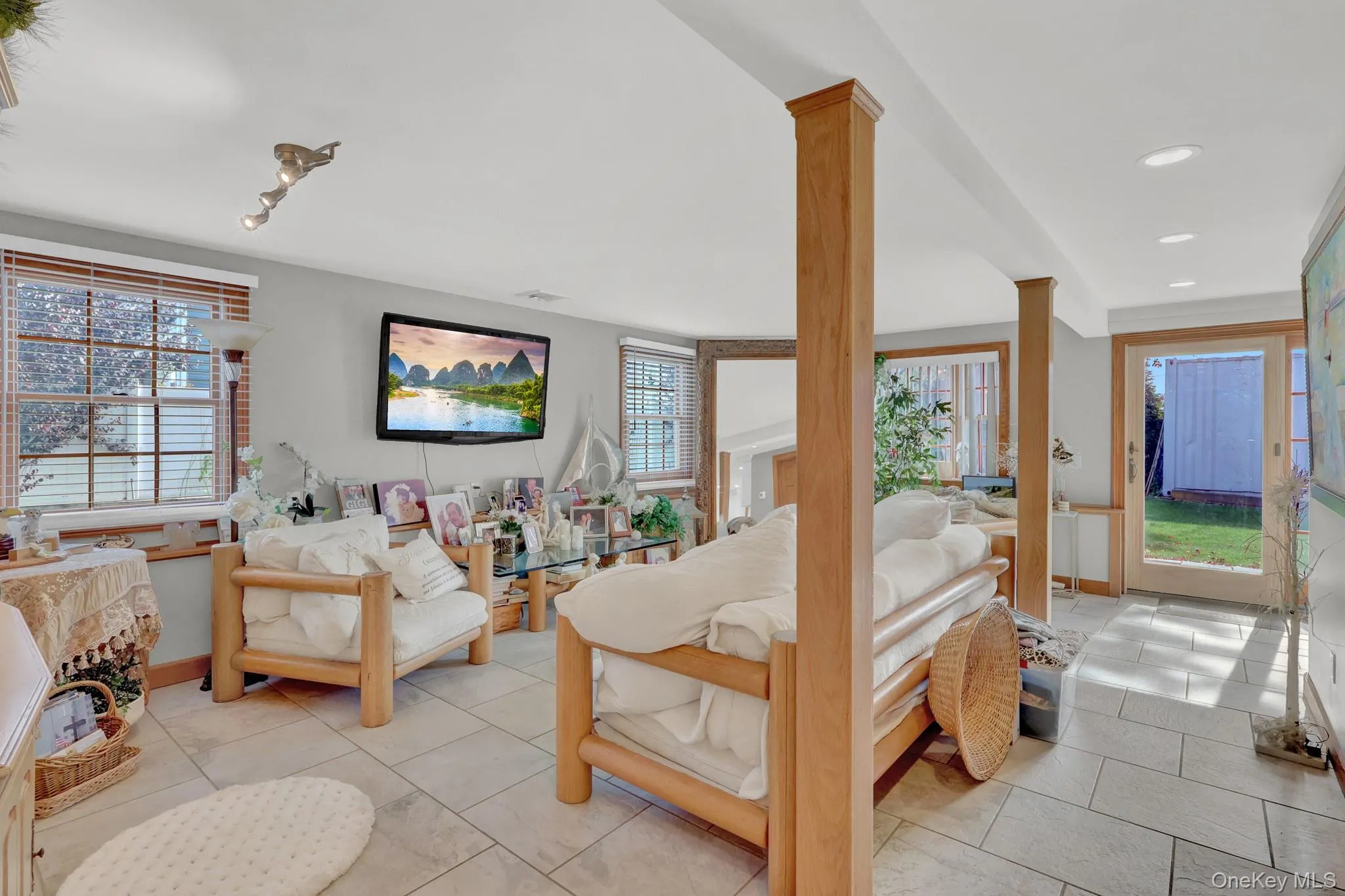 16 Ireland Place, Babylon, NY, 4 Bedrooms Bedrooms, 9 Rooms Rooms,2 BathroomsBathrooms,Residential,For Rent,Ireland,0,1065868 16 Ireland Place, Babylon, NY, 4 Bedrooms Bedrooms, 9 Rooms Rooms,2 BathroomsBathrooms,Residential,For Rent,Ireland,0,1065868