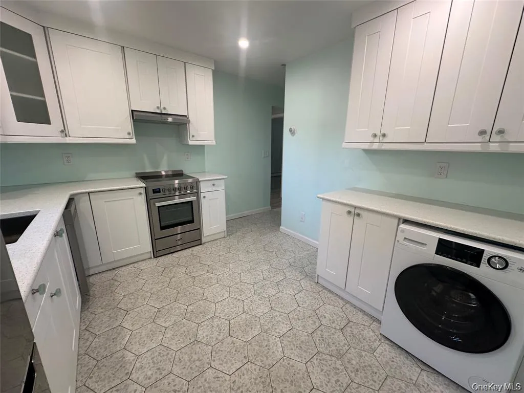 7 Bolton Drive, Brookhaven, NY , With , 2 Bedroom , and , 4 Room , 1 Bathroom , For , Residential Lease , For Rent , 1065877 , MLSID,1065877 7 Bolton Drive, Brookhaven, NY , With , 2 Bedroom , and , 4 Room , 1 Bathroom , For , Residential Lease , For Rent , 1065877 , MLSID,1065877
