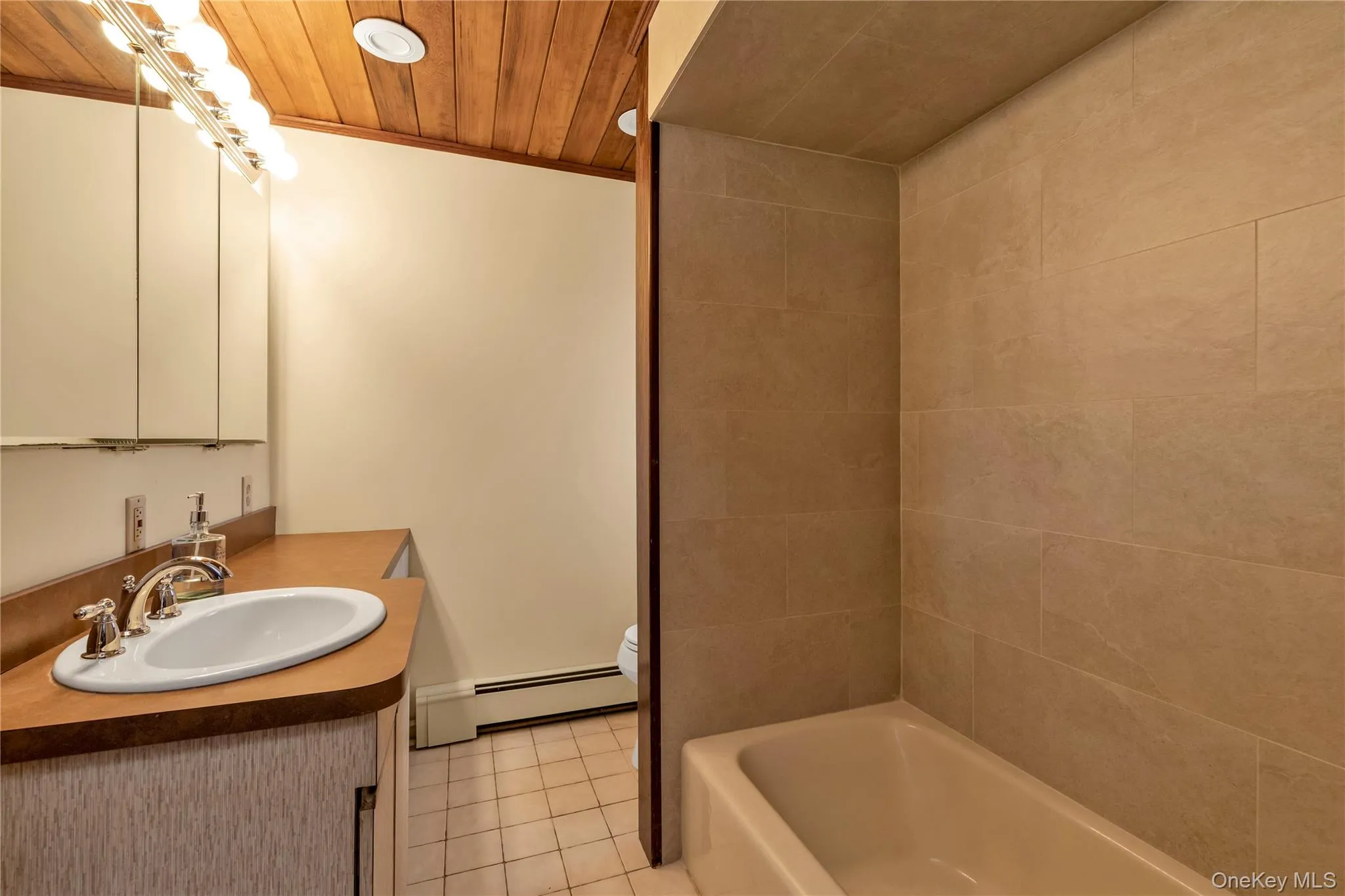 154 Rocklyn Avenue, Hempstead, NY, 3 Bedrooms Bedrooms, 7 Rooms Rooms,2 BathroomsBathrooms,Residential Lease,For Rent,Rocklyn,0,1065883 154 Rocklyn Avenue, Hempstead, NY, 3 Bedrooms Bedrooms, 7 Rooms Rooms,2 BathroomsBathrooms,Residential Lease,For Rent,Rocklyn,0,1065883