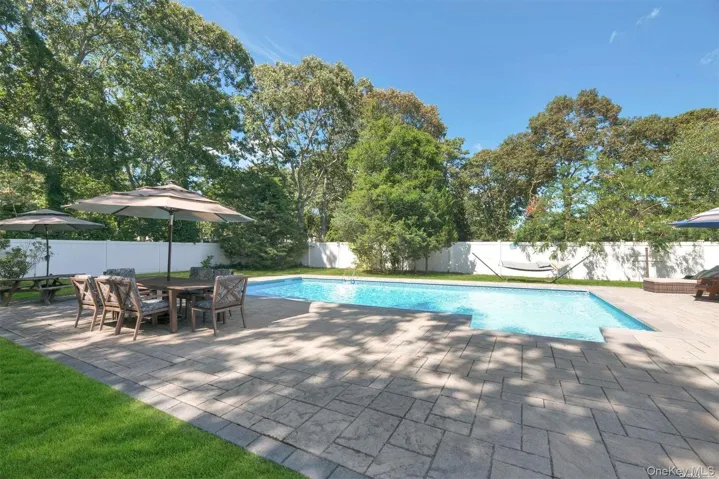 16 Norbury Road, Southampton, New York 11946