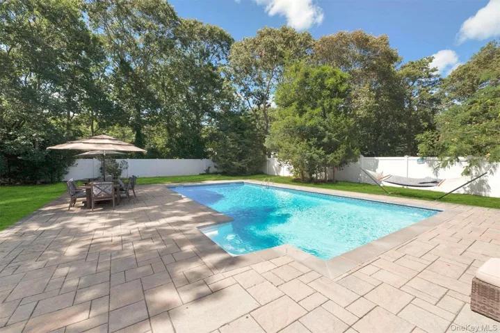 16 Norbury Road, Southampton, New York 11946