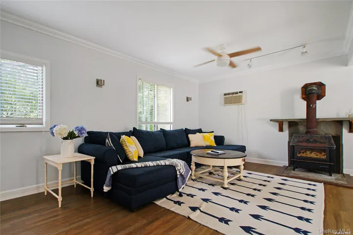 16 Norbury Road, Southampton, New York 11946