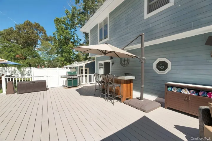 16 Norbury Road, Southampton, New York 11946