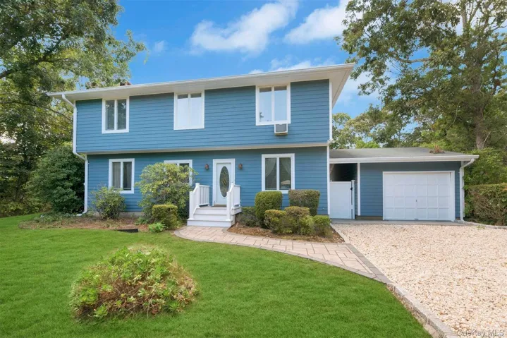 16 Norbury Road, Southampton, New York 11946