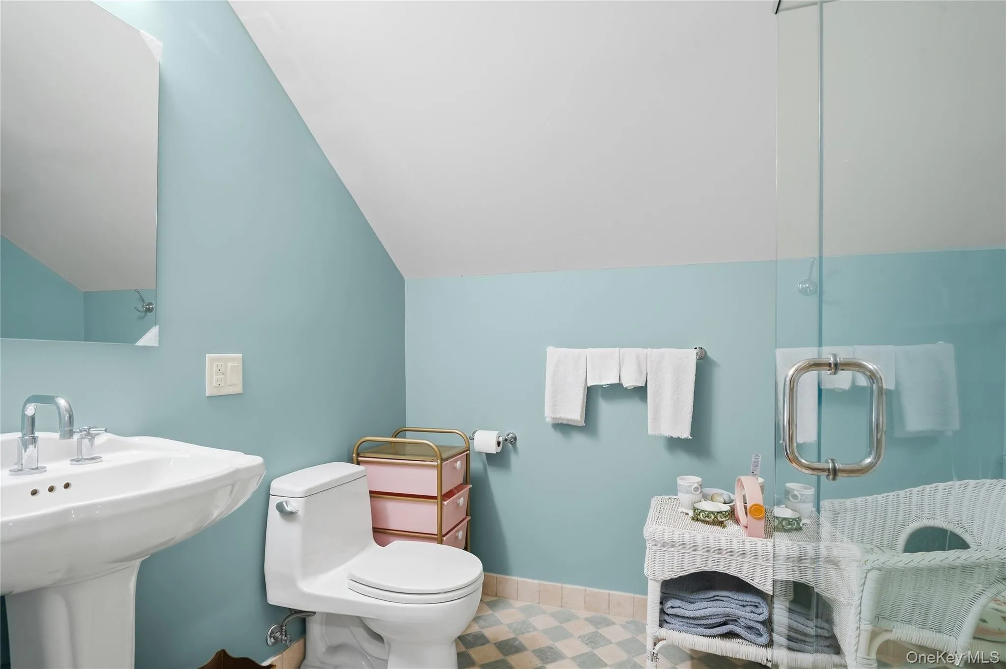 55 White Oak Lane, Southampton, NY , With , 3 Bedroom , and , 13 Room , 3 Bathroom , For , Residential Lease , For Rent , 1065928 , MLSID,1065928 55 White Oak Lane, Southampton, NY , With , 3 Bedroom , and , 13 Room , 3 Bathroom , For , Residential Lease , For Rent , 1065928 , MLSID,1065928