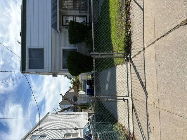 Fence in.... Fence in....