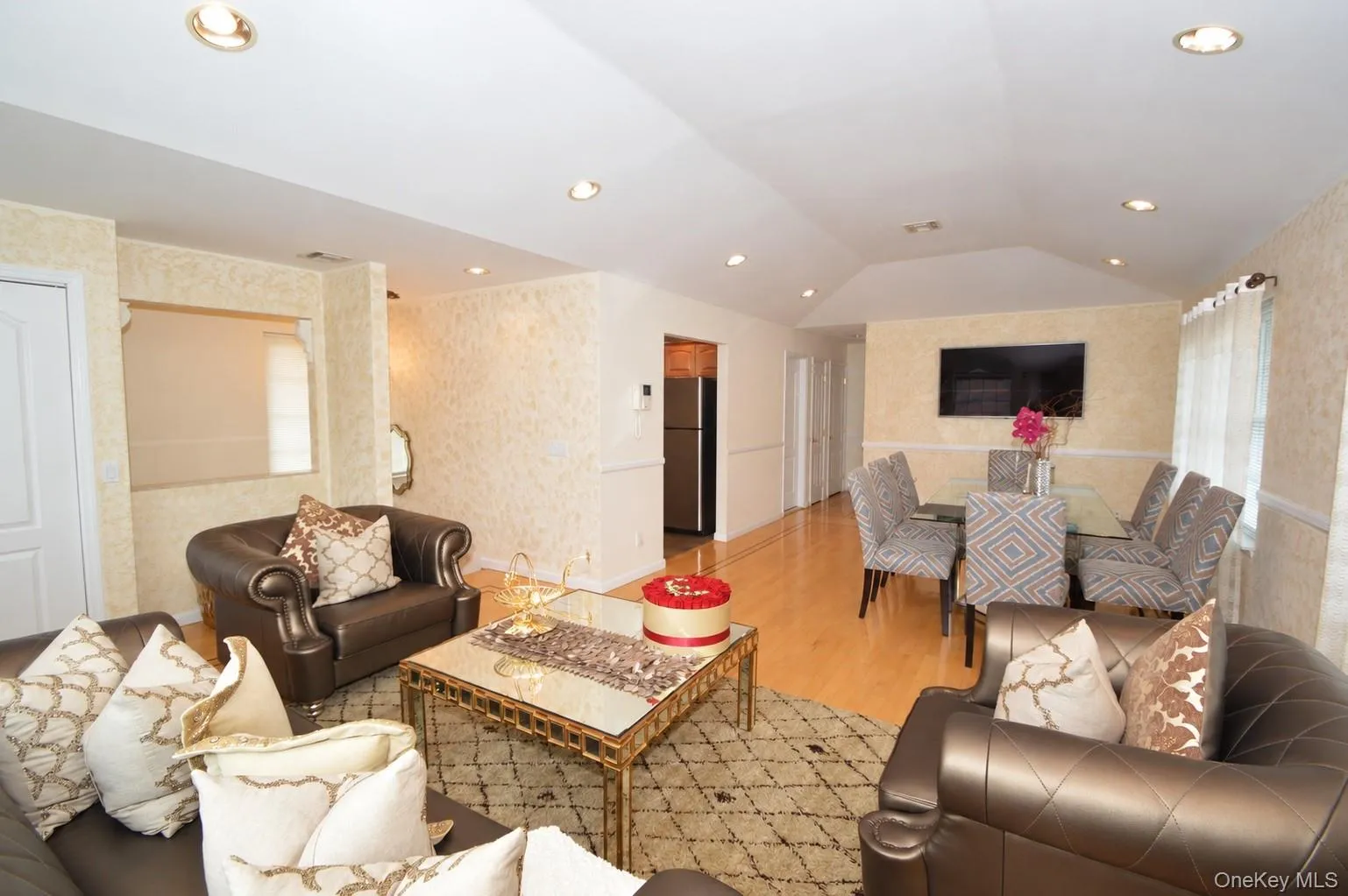 74 Firwood Road, North Hempstead, NY , With , 2 Bedroom , and , 6 Room , 2 Bathroom , For , Residential Lease , For Rent , 1065947 , MLSID,1065947 74 Firwood Road, North Hempstead, NY , With , 2 Bedroom , and , 6 Room , 2 Bathroom , For , Residential Lease , For Rent , 1065947 , MLSID,1065947