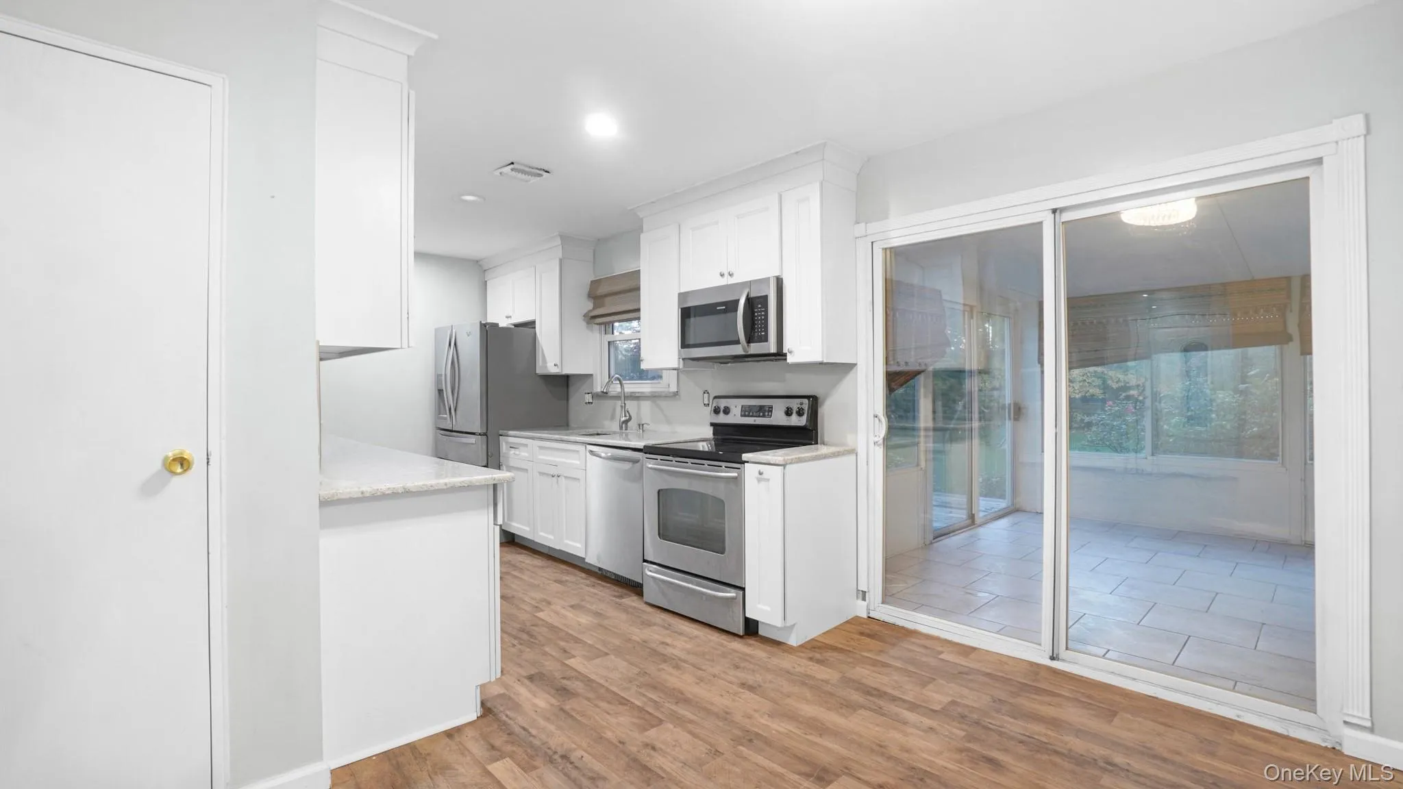 1596 Forks Road, Islip, NY, 4 Bedrooms Bedrooms, 8 Rooms Rooms,3 BathroomsBathrooms,Residential,For Rent,Forks,0,1065960 1596 Forks Road, Islip, NY, 4 Bedrooms Bedrooms, 8 Rooms Rooms,3 BathroomsBathrooms,Residential,For Rent,Forks,0,1065960