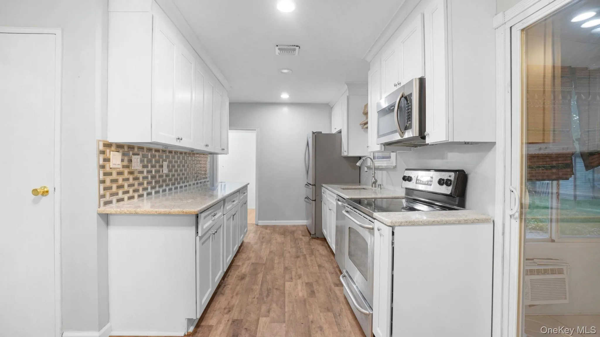 1596 Forks Road, Islip, NY, 4 Bedrooms Bedrooms, 8 Rooms Rooms,3 BathroomsBathrooms,Residential,For Rent,Forks,0,1065960 1596 Forks Road, Islip, NY, 4 Bedrooms Bedrooms, 8 Rooms Rooms,3 BathroomsBathrooms,Residential,For Rent,Forks,0,1065960