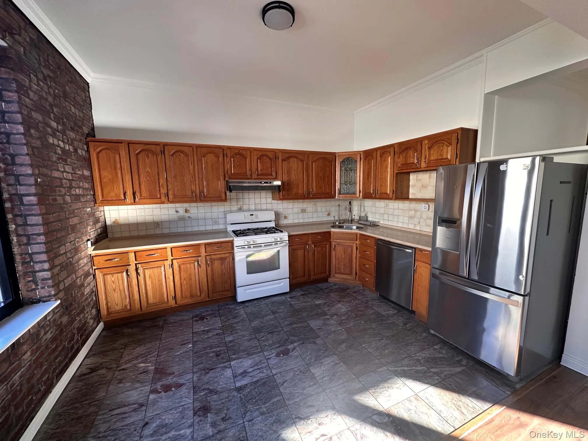 Very nice eat-in kitchen Very nice eat-in kitchen