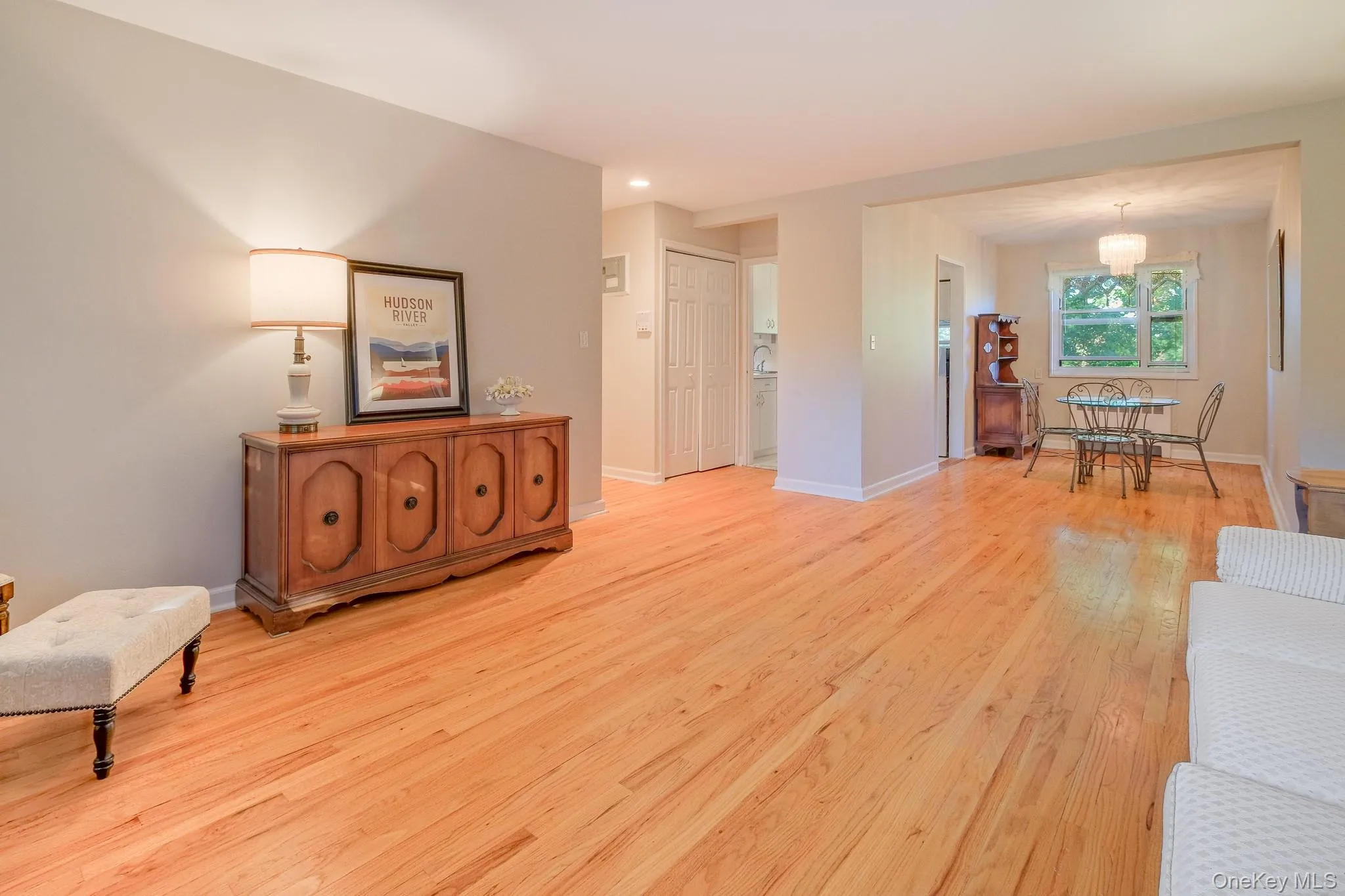 836 Broadway, Yonkers, NY, 2 Bedrooms Bedrooms, 5 Rooms Rooms,1 BathroomBathrooms,Residential,For Rent,Broadway,0,1065989 836 Broadway, Yonkers, NY, 2 Bedrooms Bedrooms, 5 Rooms Rooms,1 BathroomBathrooms,Residential,For Rent,Broadway,0,1065989