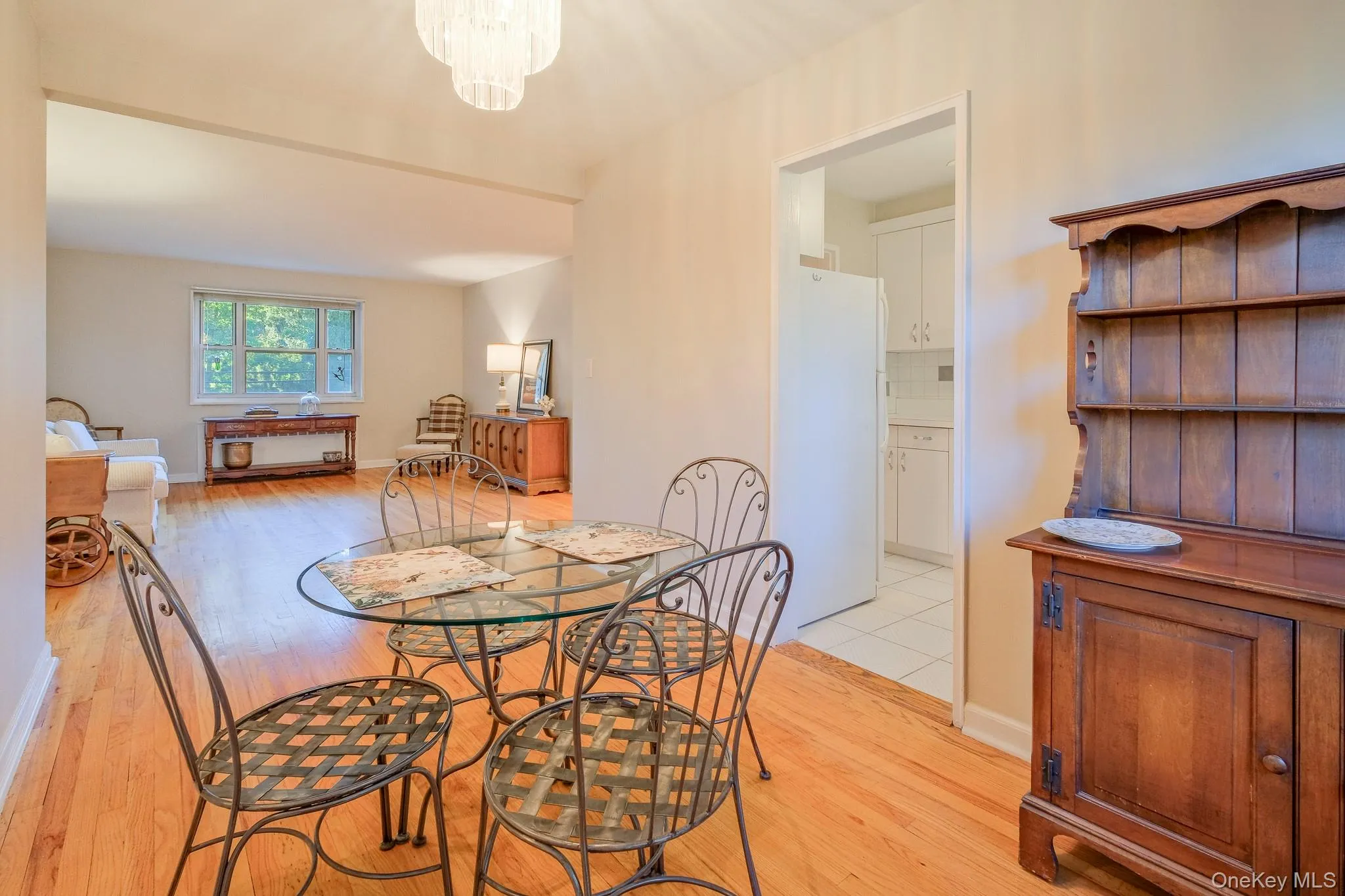 836 Broadway, Yonkers, NY, 2 Bedrooms Bedrooms, 5 Rooms Rooms,1 BathroomBathrooms,Residential,For Rent,Broadway,0,1065989 836 Broadway, Yonkers, NY, 2 Bedrooms Bedrooms, 5 Rooms Rooms,1 BathroomBathrooms,Residential,For Rent,Broadway,0,1065989
