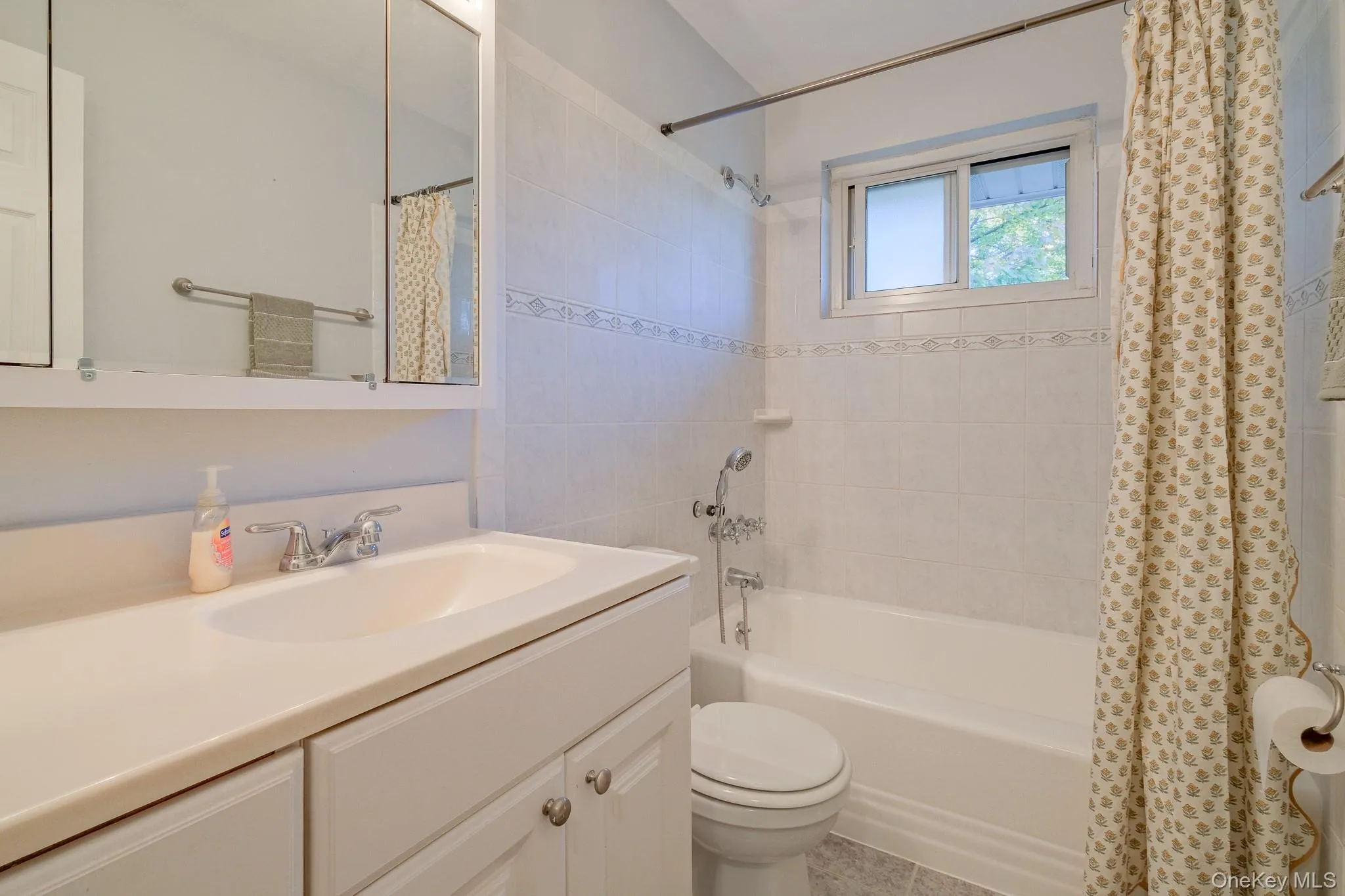 836 Broadway, Yonkers, NY, 2 Bedrooms Bedrooms, 5 Rooms Rooms,1 BathroomBathrooms,Residential,For Rent,Broadway,0,1065989 836 Broadway, Yonkers, NY, 2 Bedrooms Bedrooms, 5 Rooms Rooms,1 BathroomBathrooms,Residential,For Rent,Broadway,0,1065989