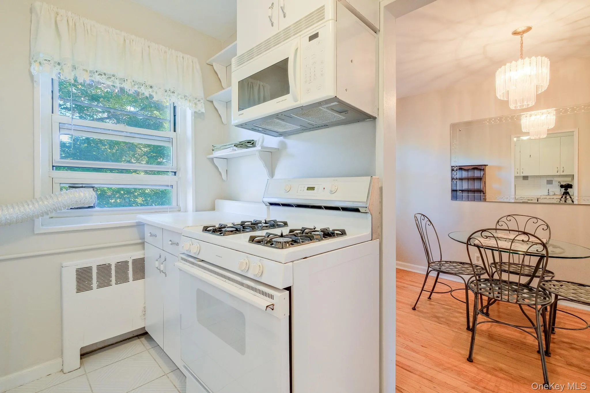 836 Broadway, Yonkers, NY, 2 Bedrooms Bedrooms, 5 Rooms Rooms,1 BathroomBathrooms,Residential,For Rent,Broadway,0,1065989 836 Broadway, Yonkers, NY, 2 Bedrooms Bedrooms, 5 Rooms Rooms,1 BathroomBathrooms,Residential,For Rent,Broadway,0,1065989