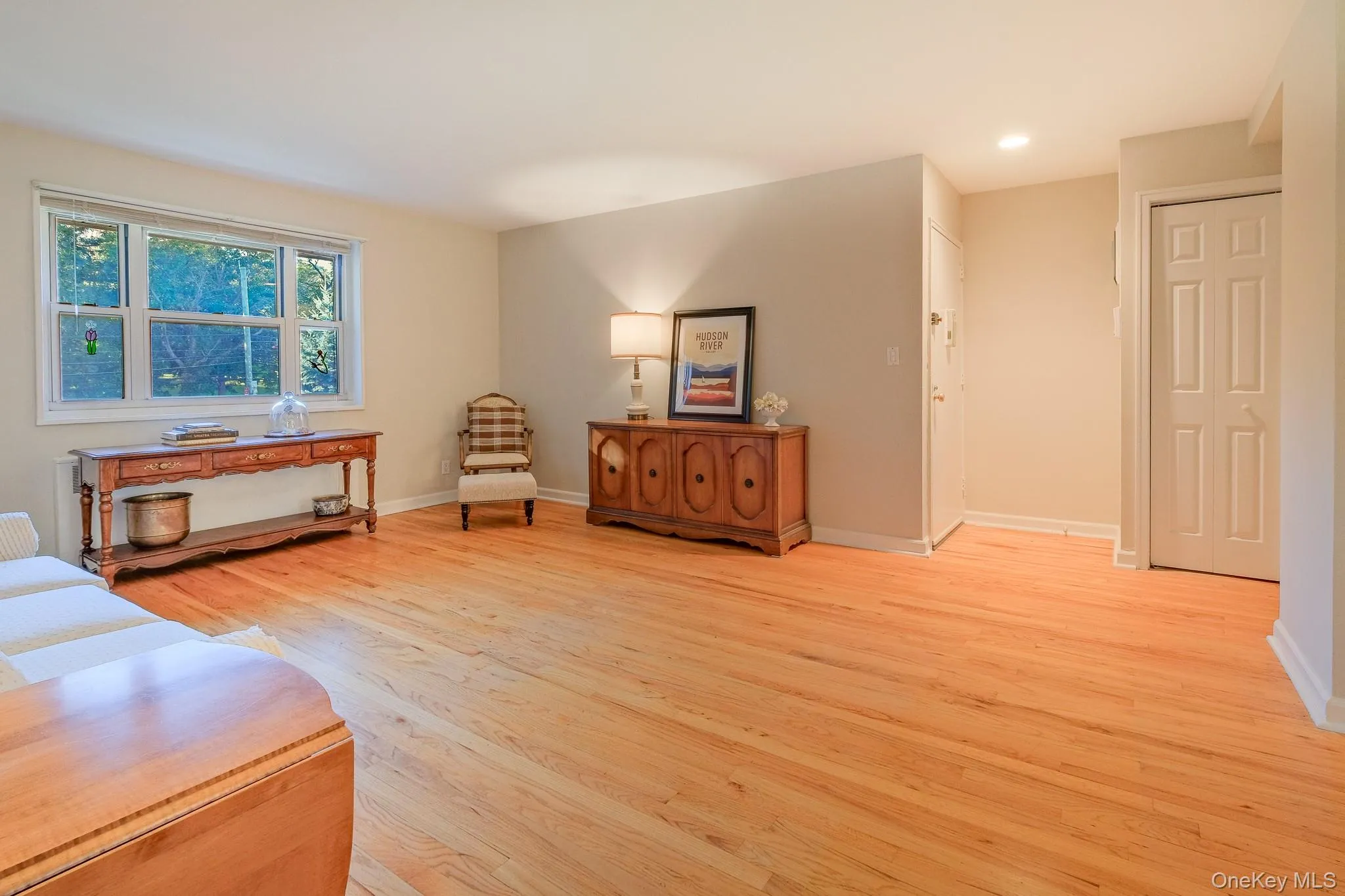 836 Broadway, Yonkers, NY, 2 Bedrooms Bedrooms, 5 Rooms Rooms,1 BathroomBathrooms,Residential,For Rent,Broadway,0,1065989 836 Broadway, Yonkers, NY, 2 Bedrooms Bedrooms, 5 Rooms Rooms,1 BathroomBathrooms,Residential,For Rent,Broadway,0,1065989