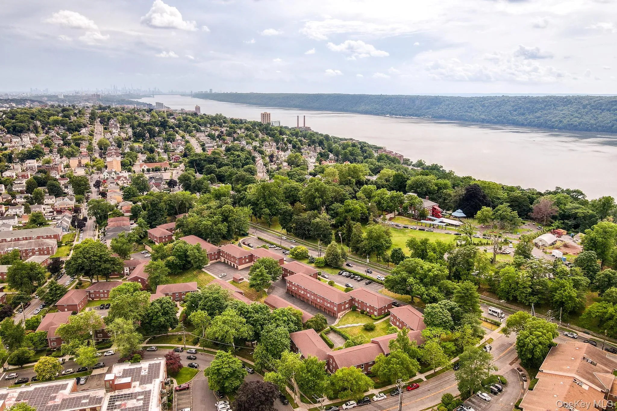 836 Broadway, Yonkers, NY, 2 Bedrooms Bedrooms, 5 Rooms Rooms,1 BathroomBathrooms,Residential,For Rent,Broadway,0,1065989 836 Broadway, Yonkers, NY, 2 Bedrooms Bedrooms, 5 Rooms Rooms,1 BathroomBathrooms,Residential,For Rent,Broadway,0,1065989