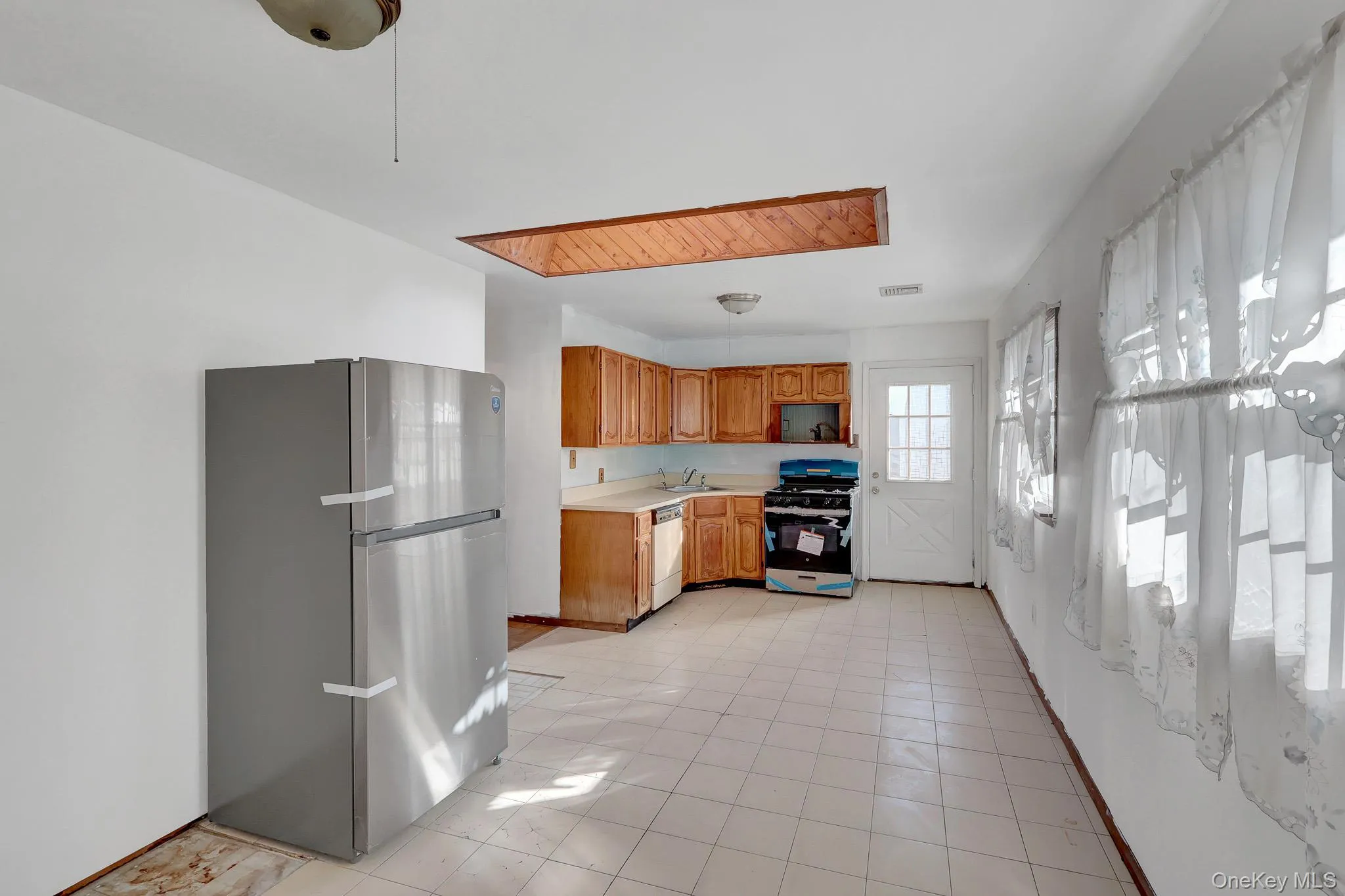 247 Delaware Avenue, Islip, NY, 6 Bedrooms Bedrooms, 12 Rooms Rooms,3 BathroomsBathrooms,Residential,For Rent,Delaware,0,1066009 247 Delaware Avenue, Islip, NY, 6 Bedrooms Bedrooms, 12 Rooms Rooms,3 BathroomsBathrooms,Residential,For Rent,Delaware,0,1066009