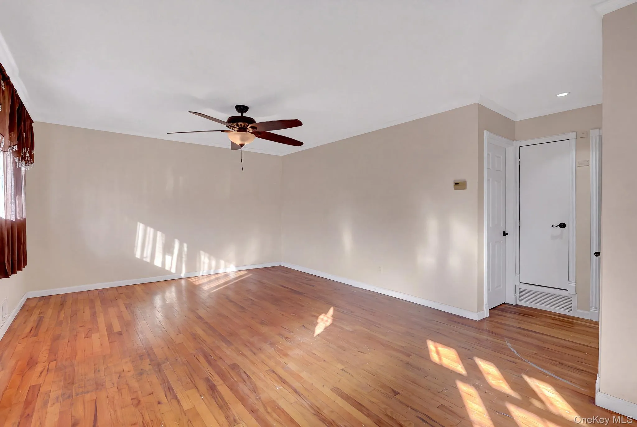 247 Delaware Avenue, Islip, NY, 6 Bedrooms Bedrooms, 12 Rooms Rooms,3 BathroomsBathrooms,Residential,For Rent,Delaware,0,1066009 247 Delaware Avenue, Islip, NY, 6 Bedrooms Bedrooms, 12 Rooms Rooms,3 BathroomsBathrooms,Residential,For Rent,Delaware,0,1066009