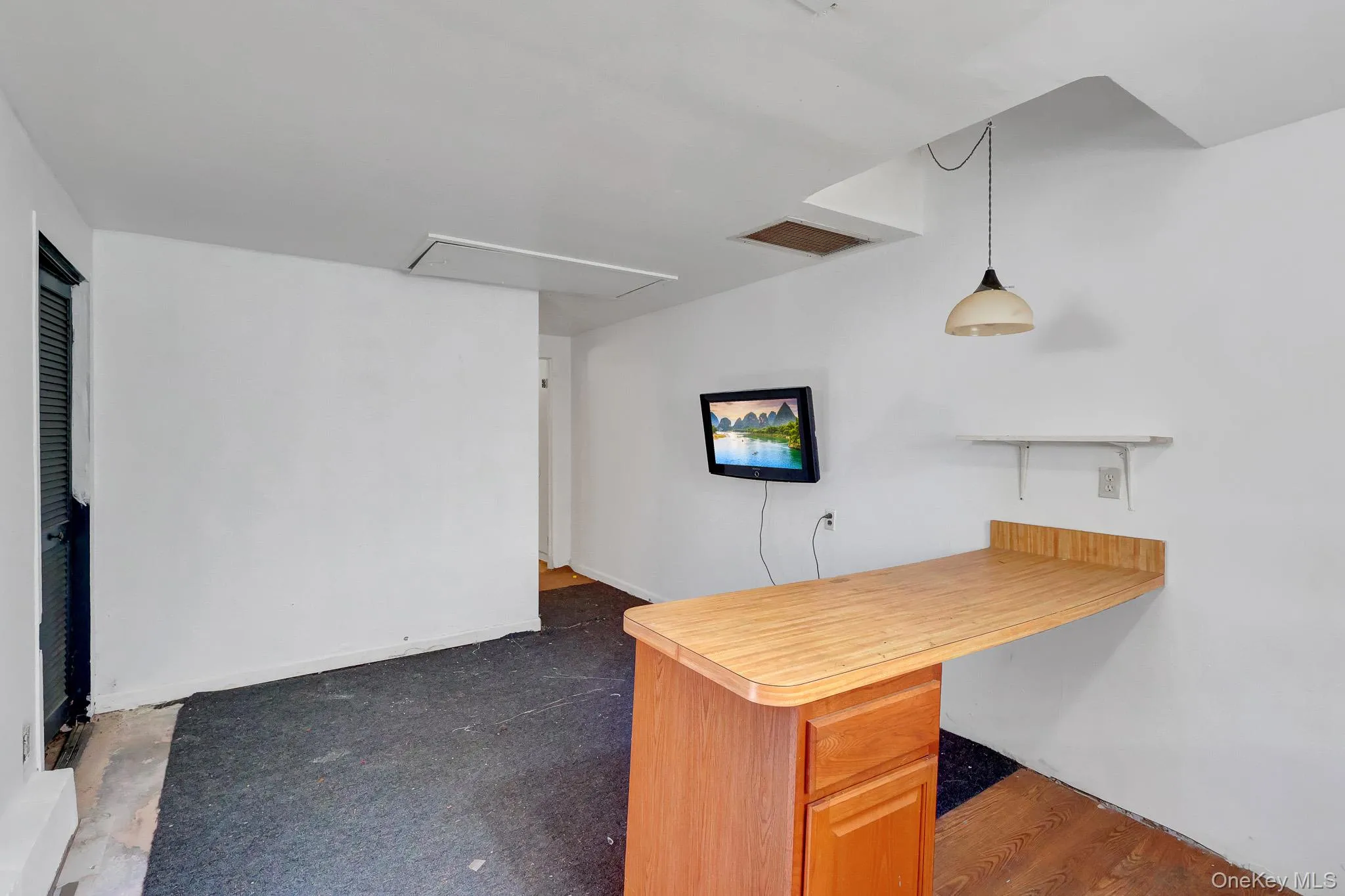 247 Delaware Avenue, Islip, NY, 6 Bedrooms Bedrooms, 12 Rooms Rooms,3 BathroomsBathrooms,Residential,For Rent,Delaware,0,1066009 247 Delaware Avenue, Islip, NY, 6 Bedrooms Bedrooms, 12 Rooms Rooms,3 BathroomsBathrooms,Residential,For Rent,Delaware,0,1066009