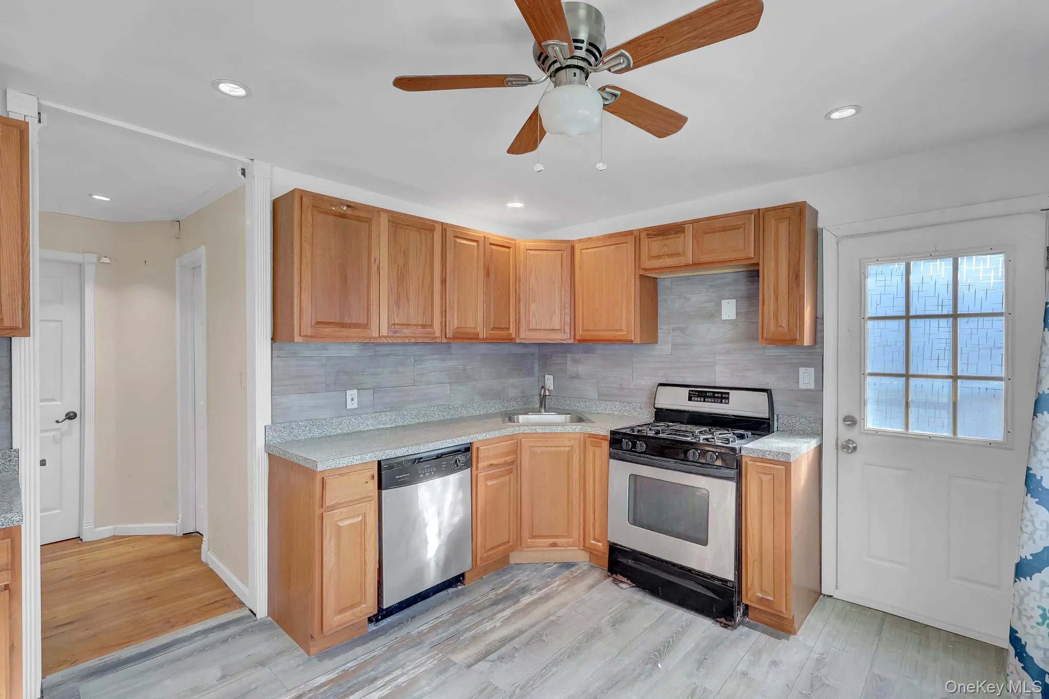 247 Delaware Avenue, Islip, NY, 6 Bedrooms Bedrooms, 12 Rooms Rooms,3 BathroomsBathrooms,Residential,For Rent,Delaware,0,1066009 247 Delaware Avenue, Islip, NY, 6 Bedrooms Bedrooms, 12 Rooms Rooms,3 BathroomsBathrooms,Residential,For Rent,Delaware,0,1066009
