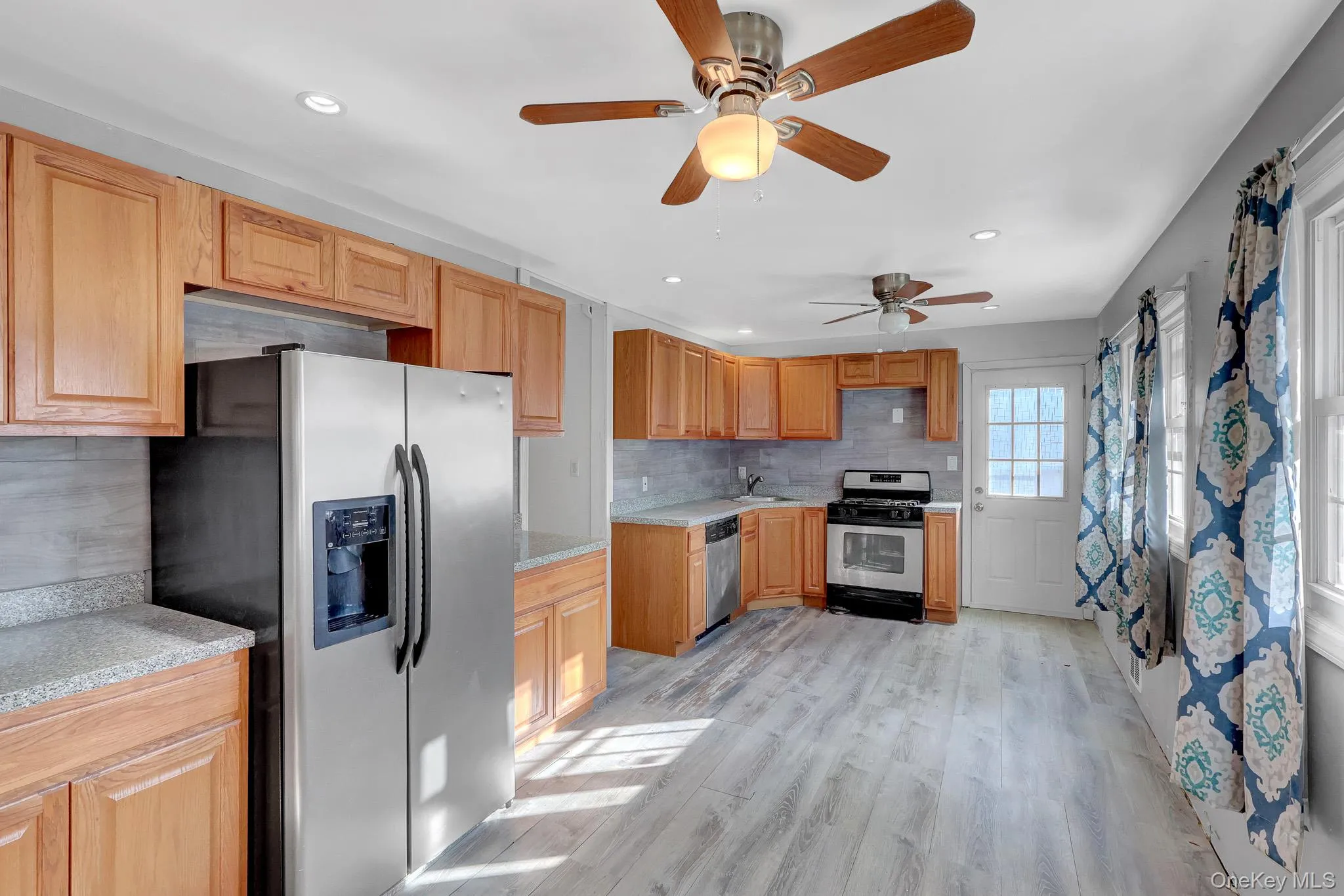 247 Delaware Avenue, Islip, NY, 6 Bedrooms Bedrooms, 12 Rooms Rooms,3 BathroomsBathrooms,Residential,For Rent,Delaware,0,1066009 247 Delaware Avenue, Islip, NY, 6 Bedrooms Bedrooms, 12 Rooms Rooms,3 BathroomsBathrooms,Residential,For Rent,Delaware,0,1066009