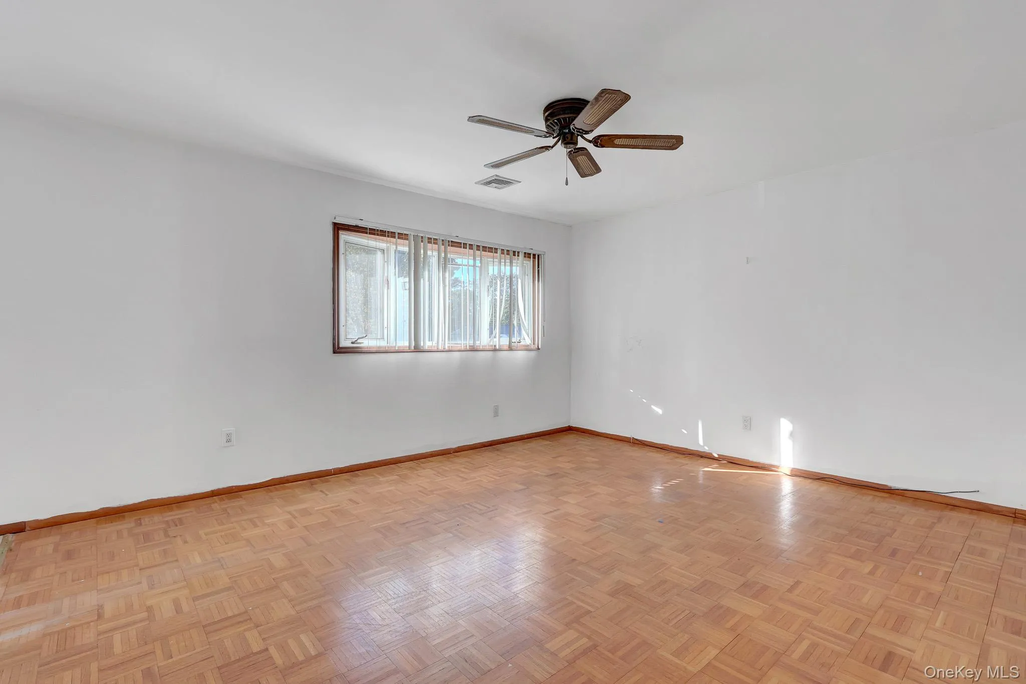 247 Delaware Avenue, Islip, NY, 6 Bedrooms Bedrooms, 12 Rooms Rooms,3 BathroomsBathrooms,Residential,For Rent,Delaware,0,1066009 247 Delaware Avenue, Islip, NY, 6 Bedrooms Bedrooms, 12 Rooms Rooms,3 BathroomsBathrooms,Residential,For Rent,Delaware,0,1066009