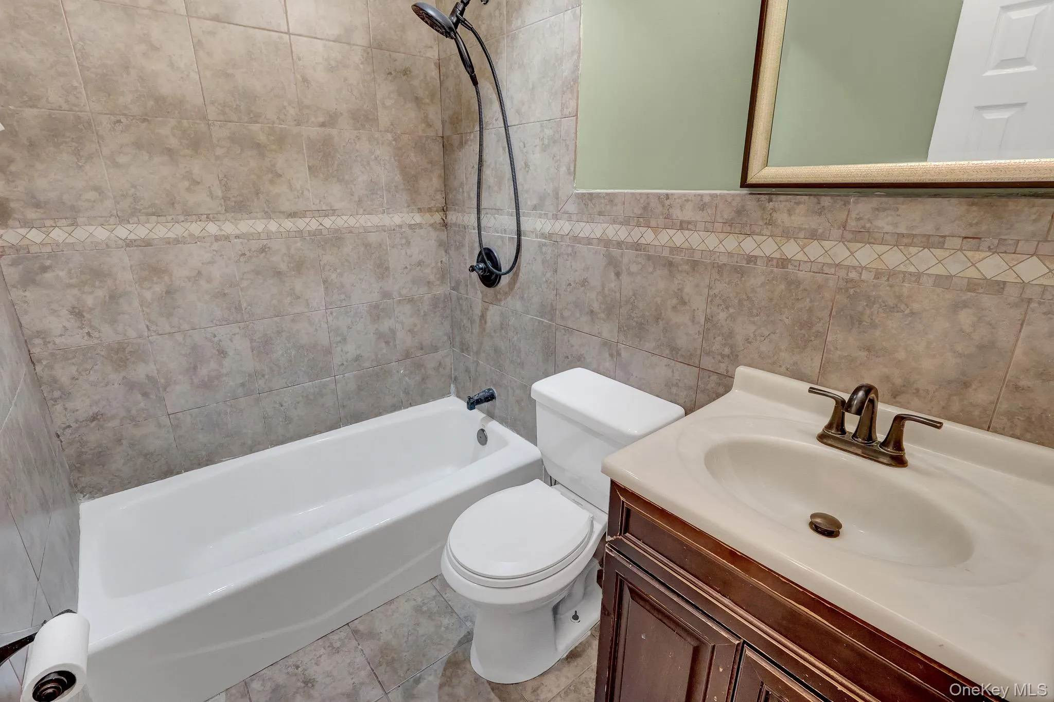 247 Delaware Avenue, Islip, NY, 6 Bedrooms Bedrooms, 12 Rooms Rooms,3 BathroomsBathrooms,Residential,For Rent,Delaware,0,1066009 247 Delaware Avenue, Islip, NY, 6 Bedrooms Bedrooms, 12 Rooms Rooms,3 BathroomsBathrooms,Residential,For Rent,Delaware,0,1066009