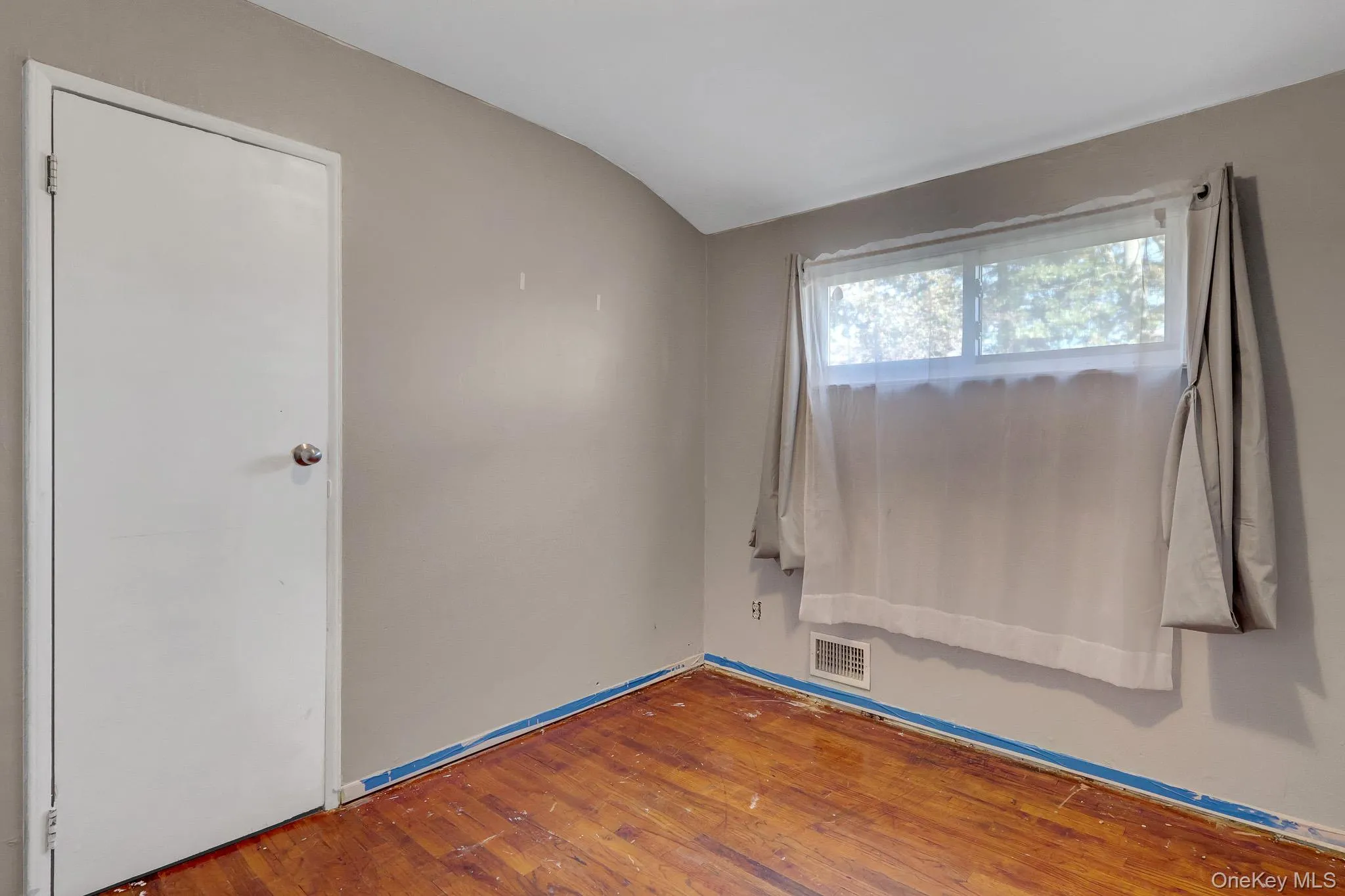 247 Delaware Avenue, Islip, NY, 6 Bedrooms Bedrooms, 12 Rooms Rooms,3 BathroomsBathrooms,Residential,For Rent,Delaware,0,1066009 247 Delaware Avenue, Islip, NY, 6 Bedrooms Bedrooms, 12 Rooms Rooms,3 BathroomsBathrooms,Residential,For Rent,Delaware,0,1066009
