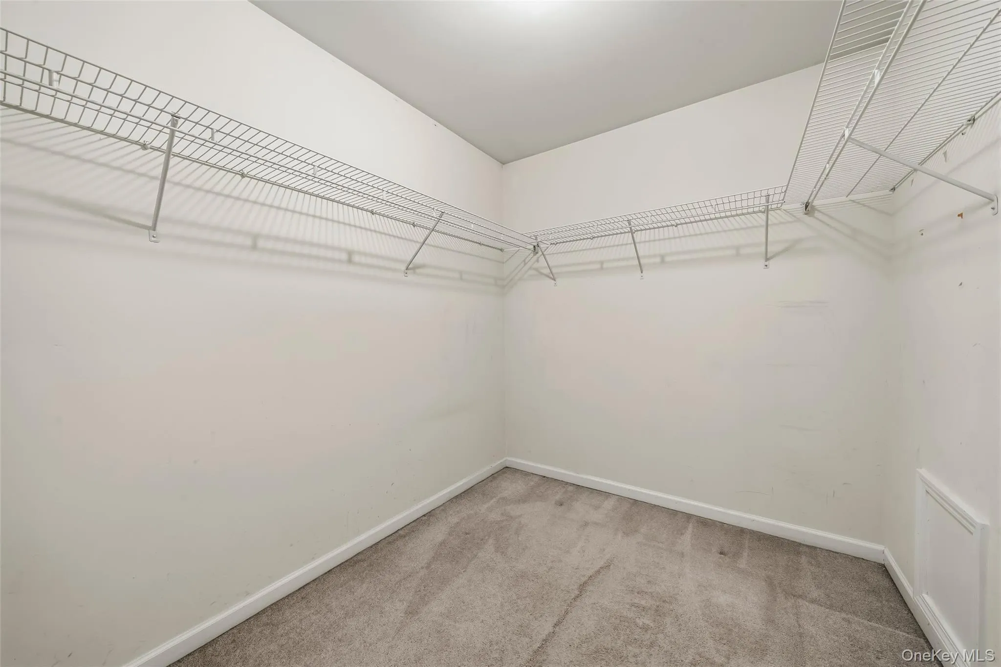 Walk-in-closet Walk-in-closet