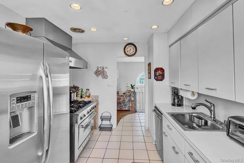 3727 Oceanside Road, Hempstead, NY, 4 Bedrooms Bedrooms, 3 Rooms Rooms,2 BathroomsBathrooms,Residential,For Rent,Oceanside,0,1066046 3727 Oceanside Road, Hempstead, NY, 4 Bedrooms Bedrooms, 3 Rooms Rooms,2 BathroomsBathrooms,Residential,For Rent,Oceanside,0,1066046