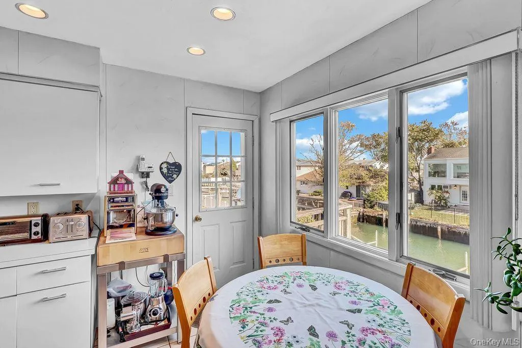 3727 Oceanside Road, Hempstead, NY, 4 Bedrooms Bedrooms, 3 Rooms Rooms,2 BathroomsBathrooms,Residential,For Rent,Oceanside,0,1066046 3727 Oceanside Road, Hempstead, NY, 4 Bedrooms Bedrooms, 3 Rooms Rooms,2 BathroomsBathrooms,Residential,For Rent,Oceanside,0,1066046