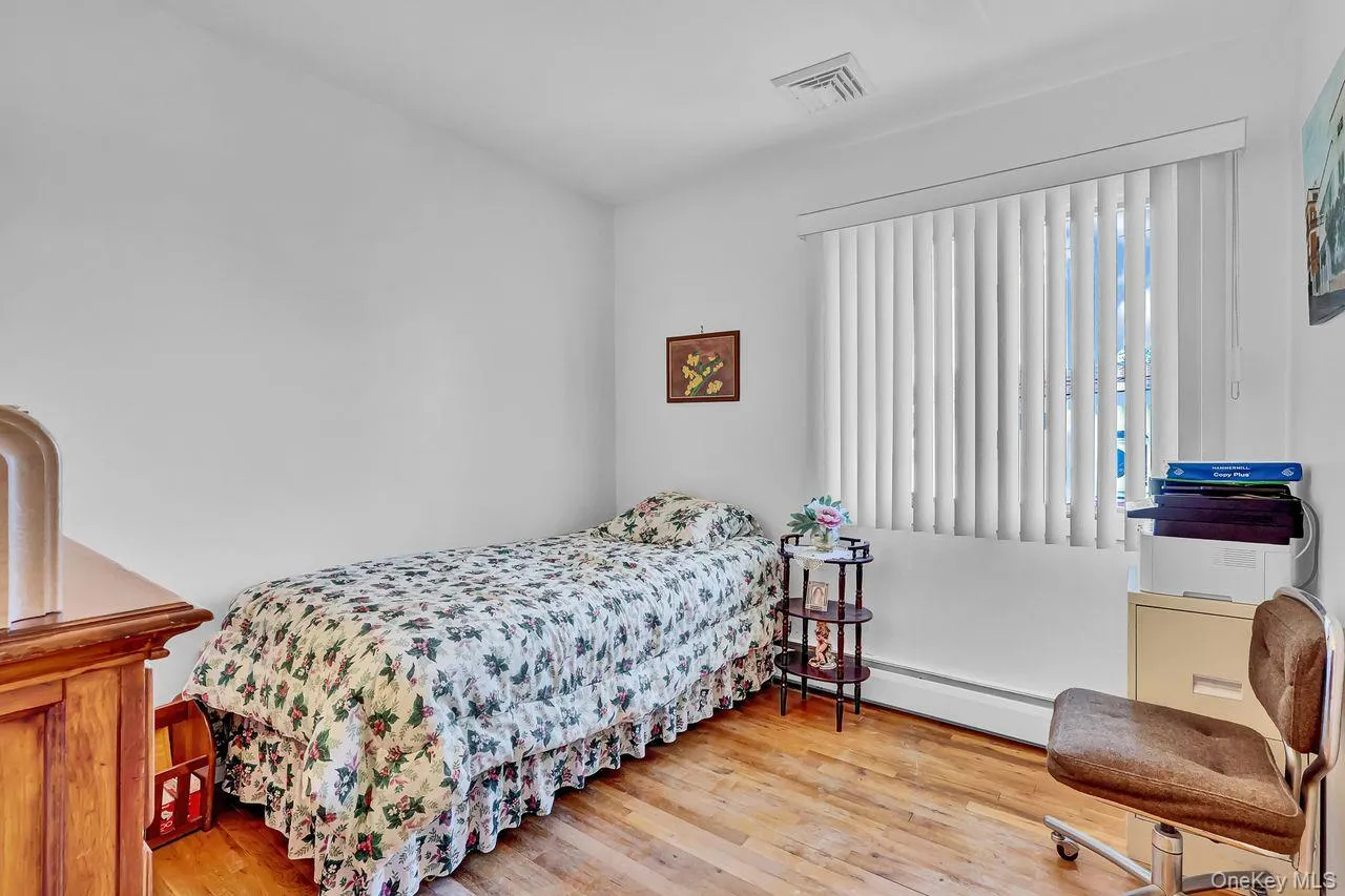 3727 Oceanside Road, Hempstead, NY, 4 Bedrooms Bedrooms, 3 Rooms Rooms,2 BathroomsBathrooms,Residential,For Rent,Oceanside,0,1066046 3727 Oceanside Road, Hempstead, NY, 4 Bedrooms Bedrooms, 3 Rooms Rooms,2 BathroomsBathrooms,Residential,For Rent,Oceanside,0,1066046