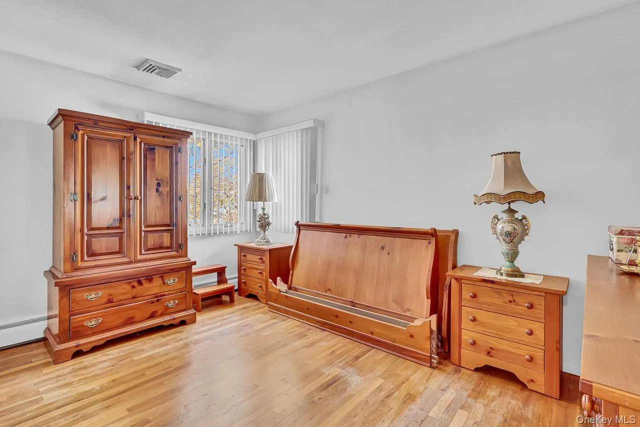 3727 Oceanside Road, Hempstead, NY, 4 Bedrooms Bedrooms, 3 Rooms Rooms,2 BathroomsBathrooms,Residential,For Rent,Oceanside,0,1066046 3727 Oceanside Road, Hempstead, NY, 4 Bedrooms Bedrooms, 3 Rooms Rooms,2 BathroomsBathrooms,Residential,For Rent,Oceanside,0,1066046