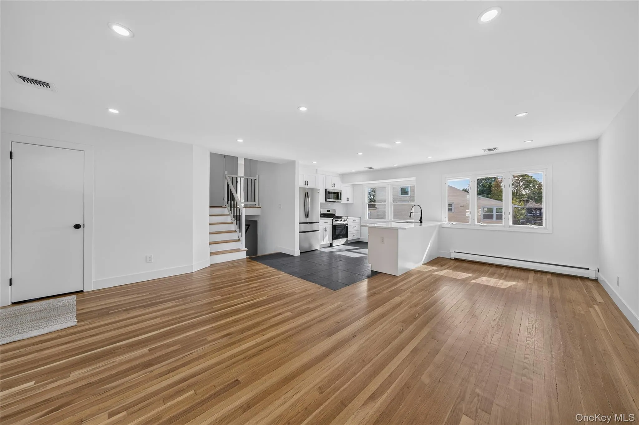 8 Whitebirch, Smithtown, NY, 4 Bedrooms Bedrooms, 10 Rooms Rooms,2 BathroomsBathrooms,Residential,For Rent,Whitebirch,0,1066102 8 Whitebirch, Smithtown, NY, 4 Bedrooms Bedrooms, 10 Rooms Rooms,2 BathroomsBathrooms,Residential,For Rent,Whitebirch,0,1066102