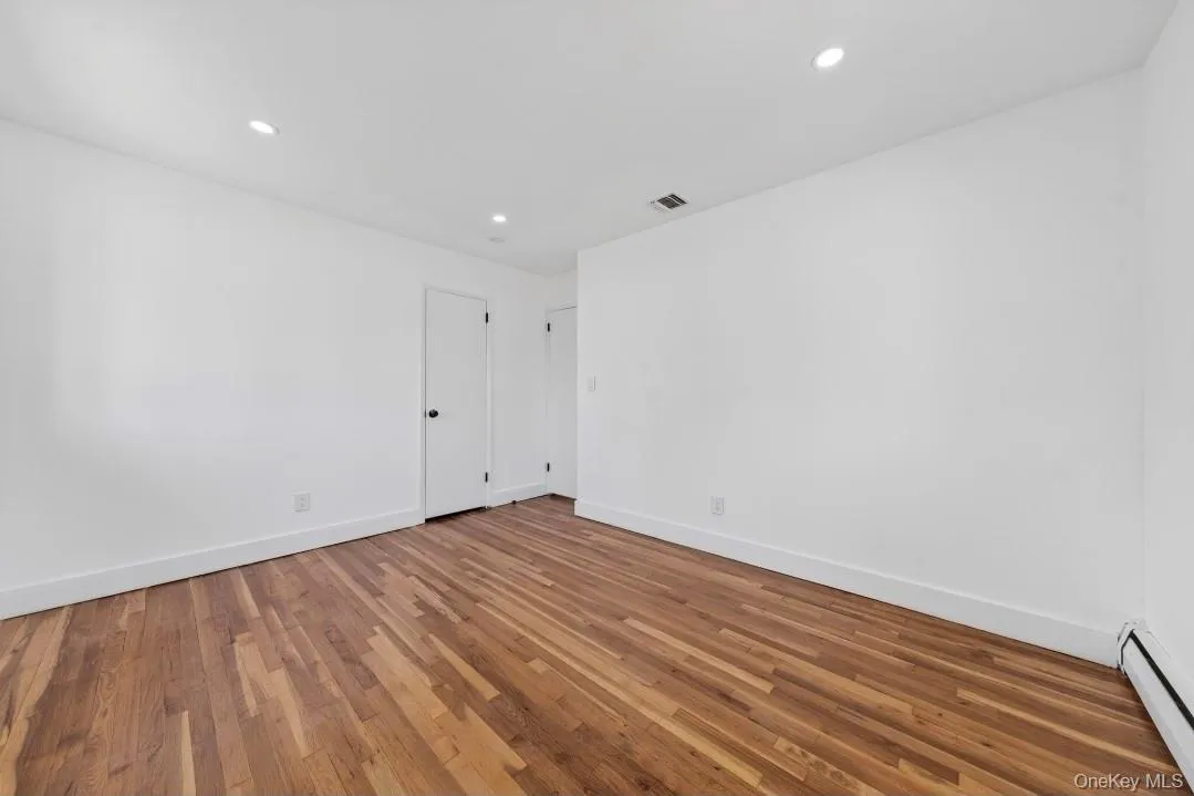 8 Whitebirch, Smithtown, NY, 4 Bedrooms Bedrooms, 10 Rooms Rooms,2 BathroomsBathrooms,Residential,For Rent,Whitebirch,0,1066102 8 Whitebirch, Smithtown, NY, 4 Bedrooms Bedrooms, 10 Rooms Rooms,2 BathroomsBathrooms,Residential,For Rent,Whitebirch,0,1066102