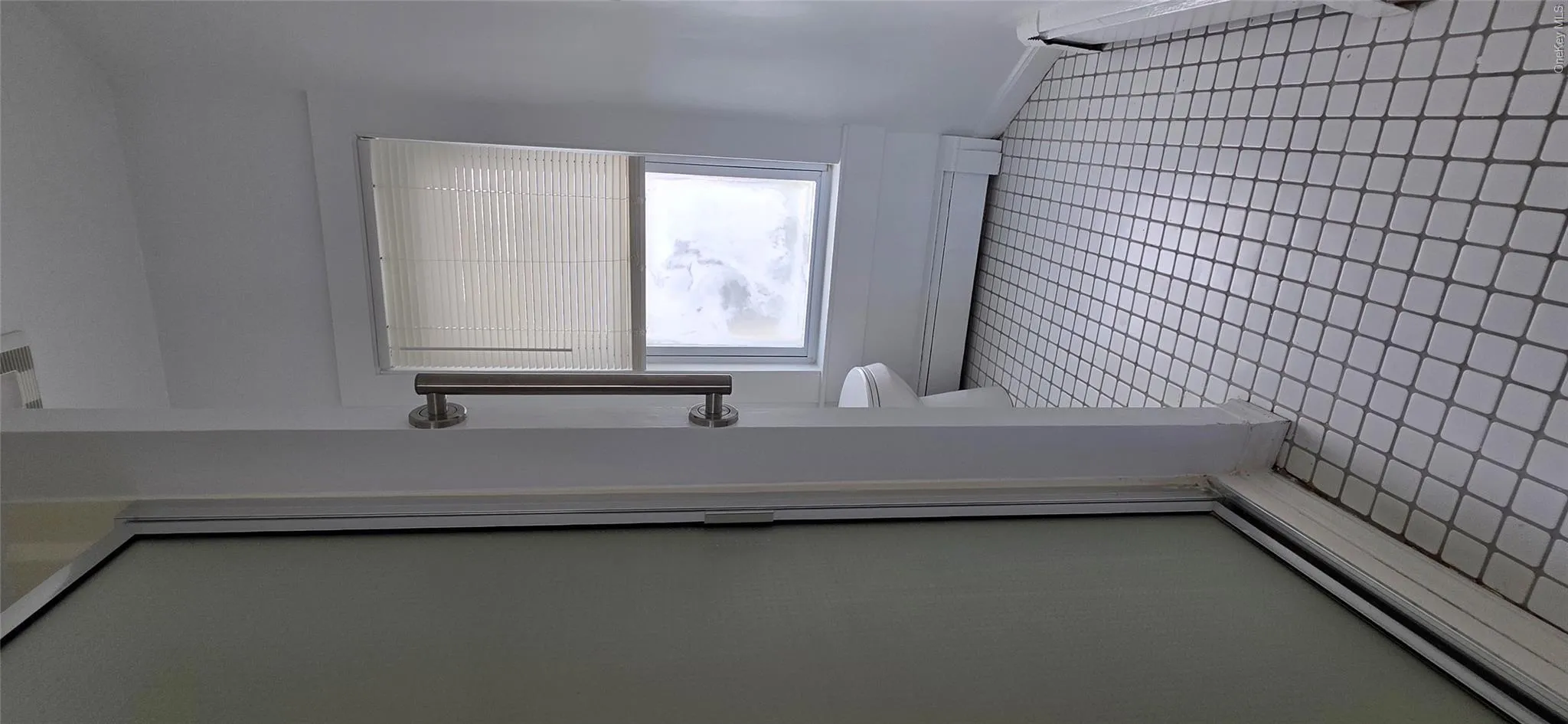 20 Hamilton Avenue, Oyster Bay, NY , With , 1 Bedroom , and , 3 Room , 1 Bathroom , For , Residential Lease , For Rent , 1066106 , MLSID,1066106 20 Hamilton Avenue, Oyster Bay, NY , With , 1 Bedroom , and , 3 Room , 1 Bathroom , For , Residential Lease , For Rent , 1066106 , MLSID,1066106