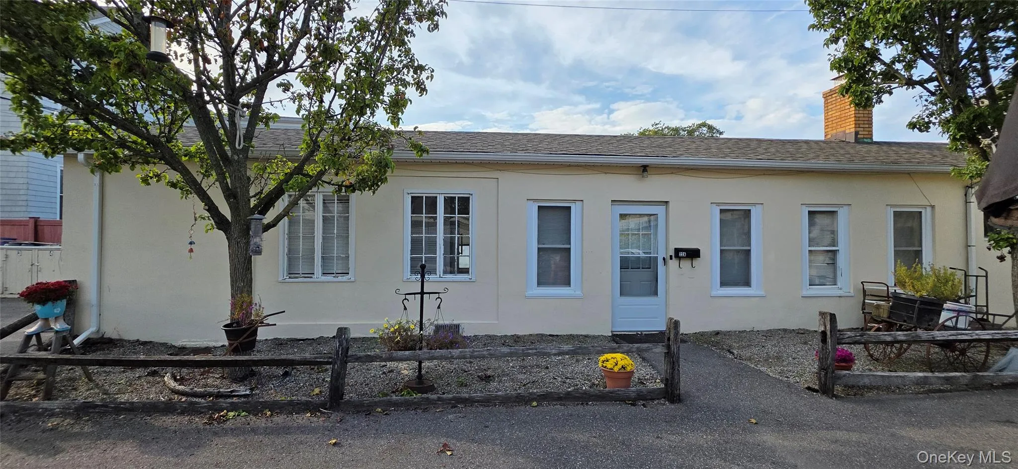 20 Hamilton Avenue, Oyster Bay, NY , With , 1 Bedroom , and , 3 Room , 1 Bathroom , For , Residential Lease , For Rent , 1066106 , MLSID,1066106 20 Hamilton Avenue, Oyster Bay, NY , With , 1 Bedroom , and , 3 Room , 1 Bathroom , For , Residential Lease , For Rent , 1066106 , MLSID,1066106