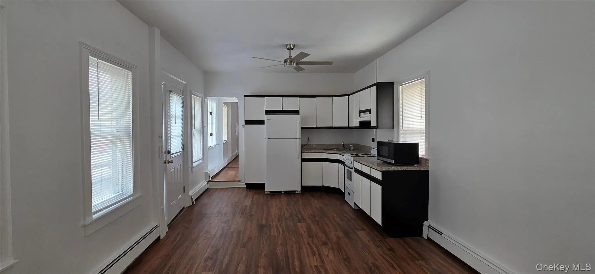 20 Hamilton Avenue, Oyster Bay, NY , With , 1 Bedroom , and , 3 Room , 1 Bathroom , For , Residential Lease , For Rent , 1066106 , MLSID,1066106 20 Hamilton Avenue, Oyster Bay, NY , With , 1 Bedroom , and , 3 Room , 1 Bathroom , For , Residential Lease , For Rent , 1066106 , MLSID,1066106