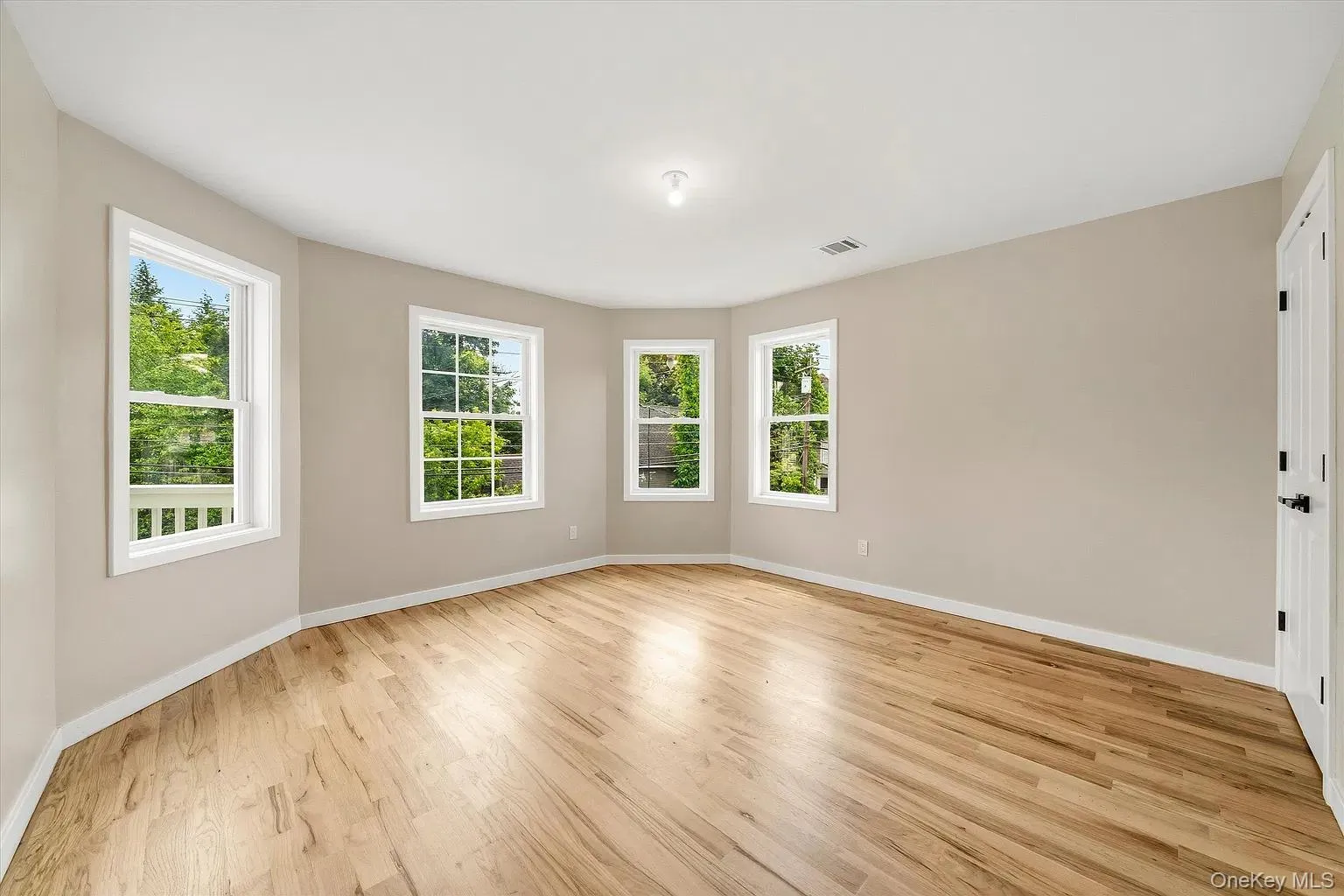 31 Wickham Avenue, Middletown, NY, 4 Bedrooms Bedrooms, 10 Rooms Rooms,3 BathroomsBathrooms,Residential Lease,For Rent,Wickham,0,1066138 31 Wickham Avenue, Middletown, NY, 4 Bedrooms Bedrooms, 10 Rooms Rooms,3 BathroomsBathrooms,Residential Lease,For Rent,Wickham,0,1066138