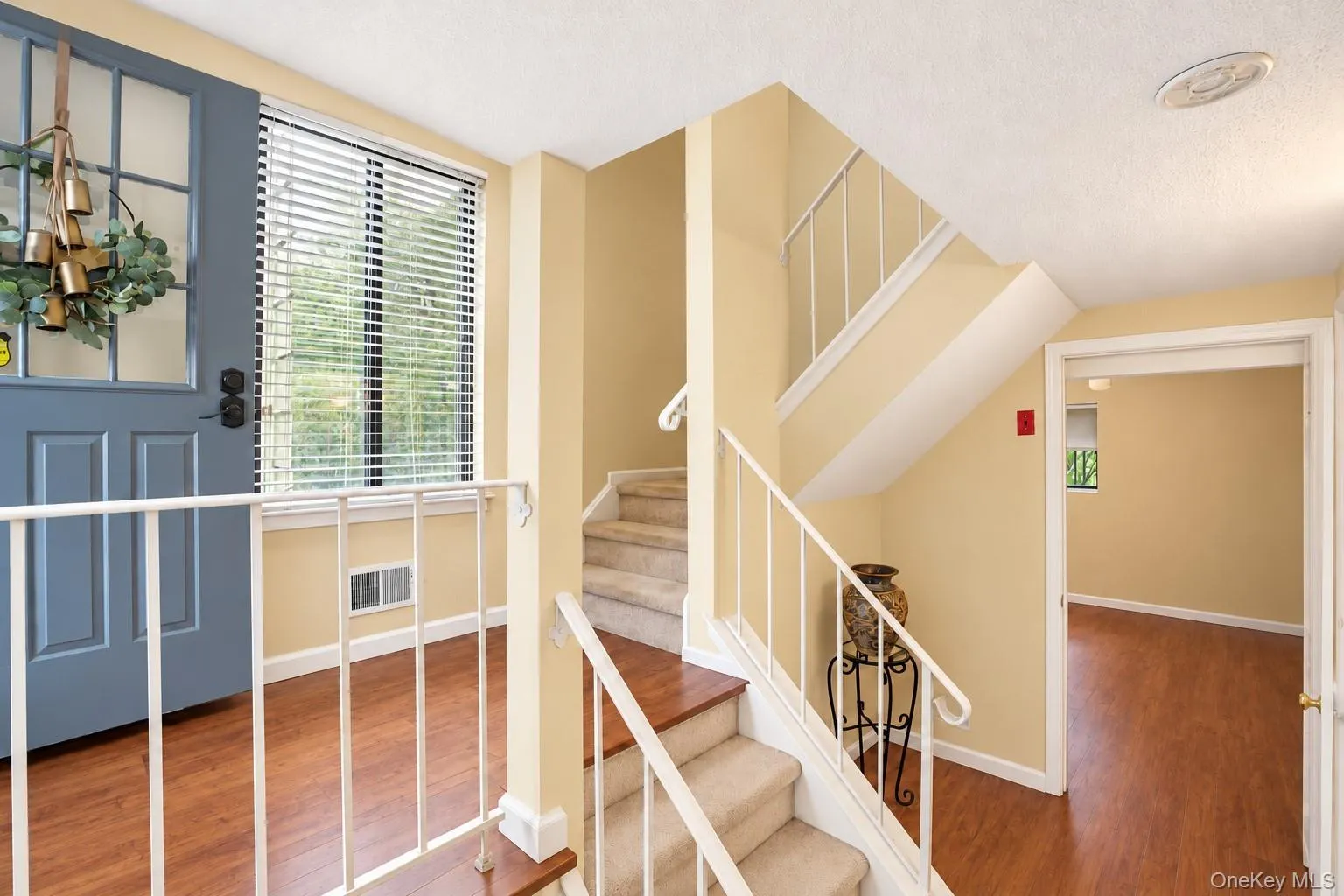 153 Treetop Circle, Clarkstown, NY, 2 Bedrooms Bedrooms, 4 Rooms Rooms,1 BathroomBathrooms,Residential,For Rent,Treetop,0,1066141 153 Treetop Circle, Clarkstown, NY, 2 Bedrooms Bedrooms, 4 Rooms Rooms,1 BathroomBathrooms,Residential,For Rent,Treetop,0,1066141