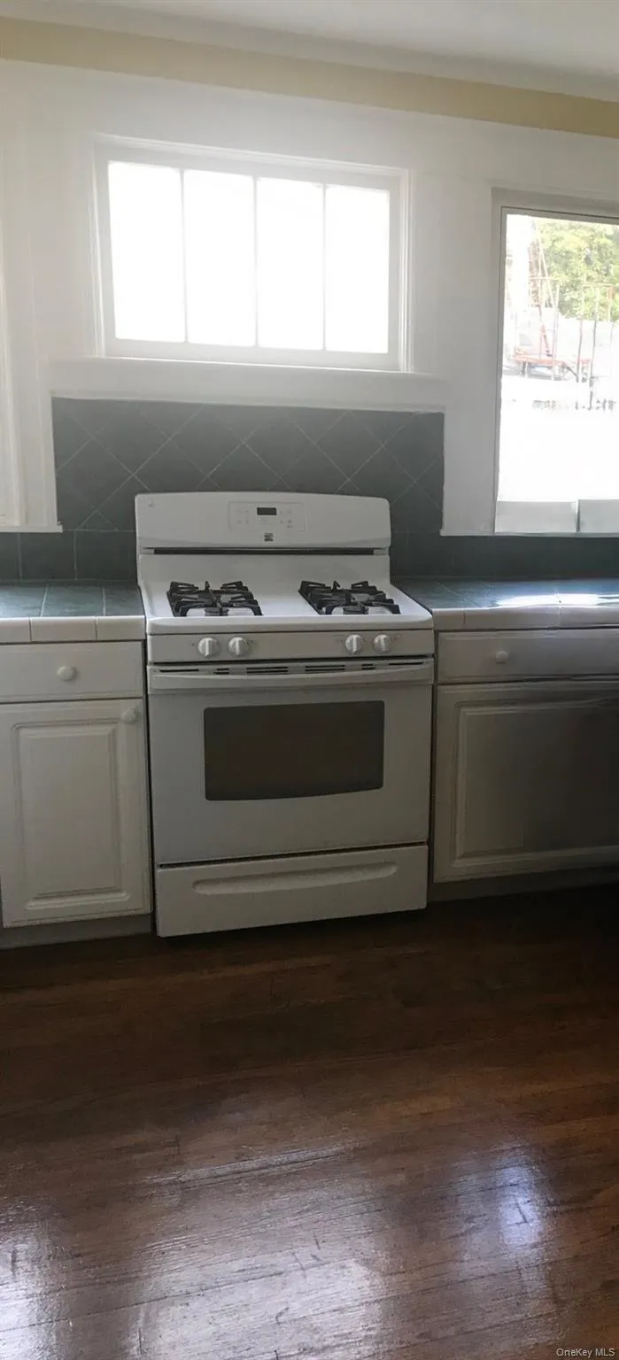 10 Clover Street, Poughkeepsie, NY, 3 Bedrooms Bedrooms, 5 Rooms Rooms,1 BathroomBathrooms,Residential Lease,For Rent,Clover,0,1066162 10 Clover Street, Poughkeepsie, NY, 3 Bedrooms Bedrooms, 5 Rooms Rooms,1 BathroomBathrooms,Residential Lease,For Rent,Clover,0,1066162