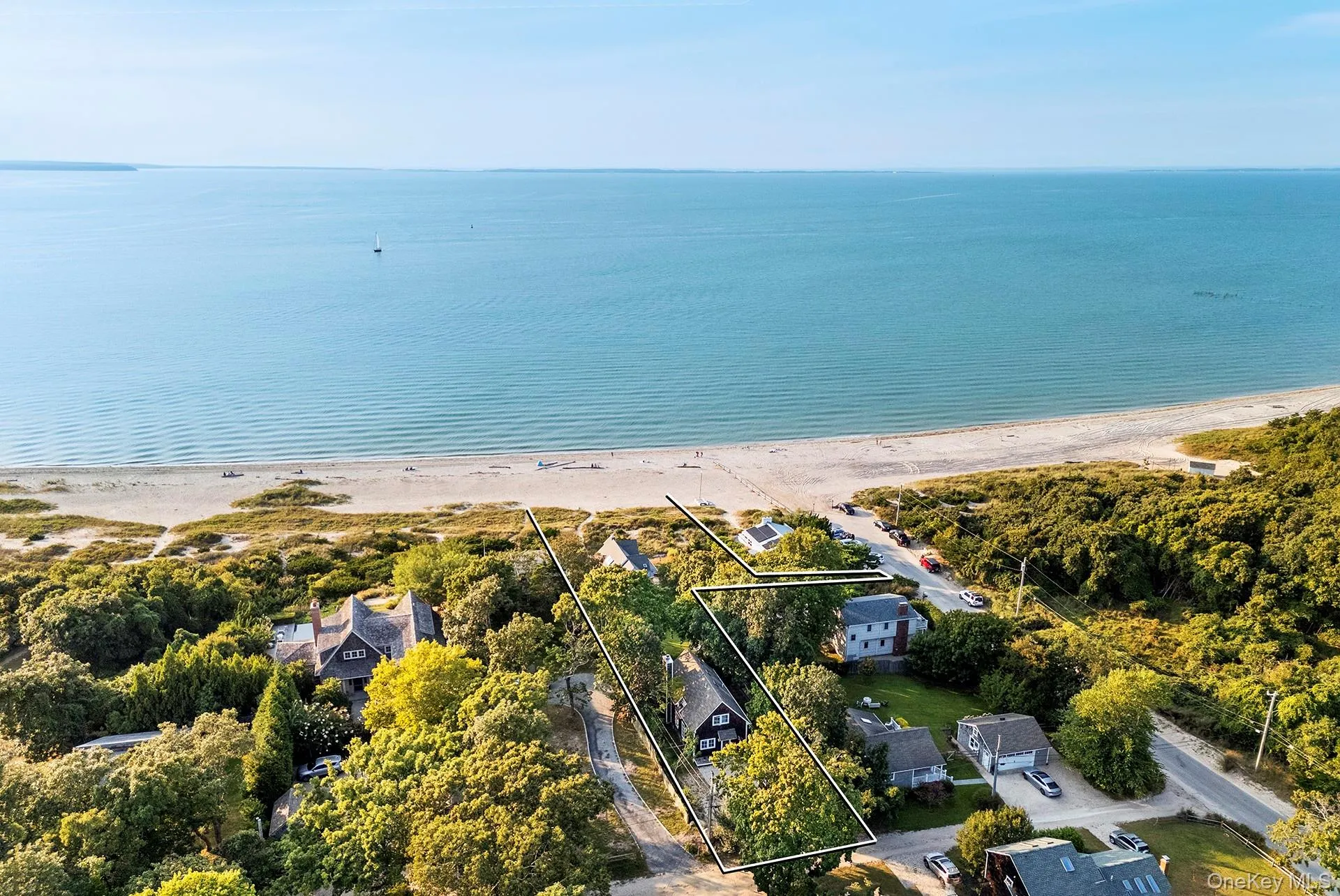 6 Gallatin Lane, East Hampton, New York 11937