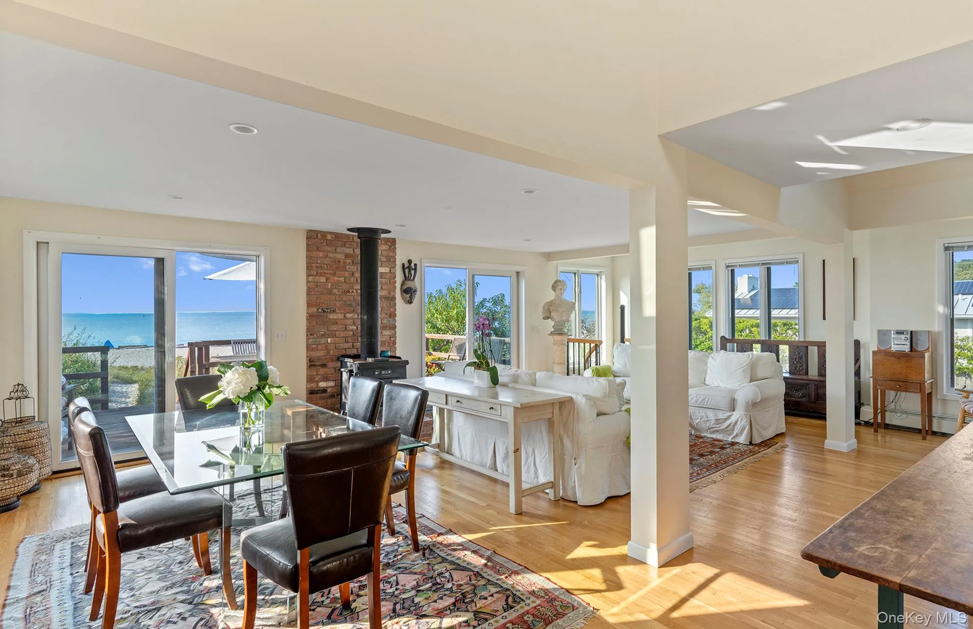 6 Gallatin Lane, East Hampton, New York 11937