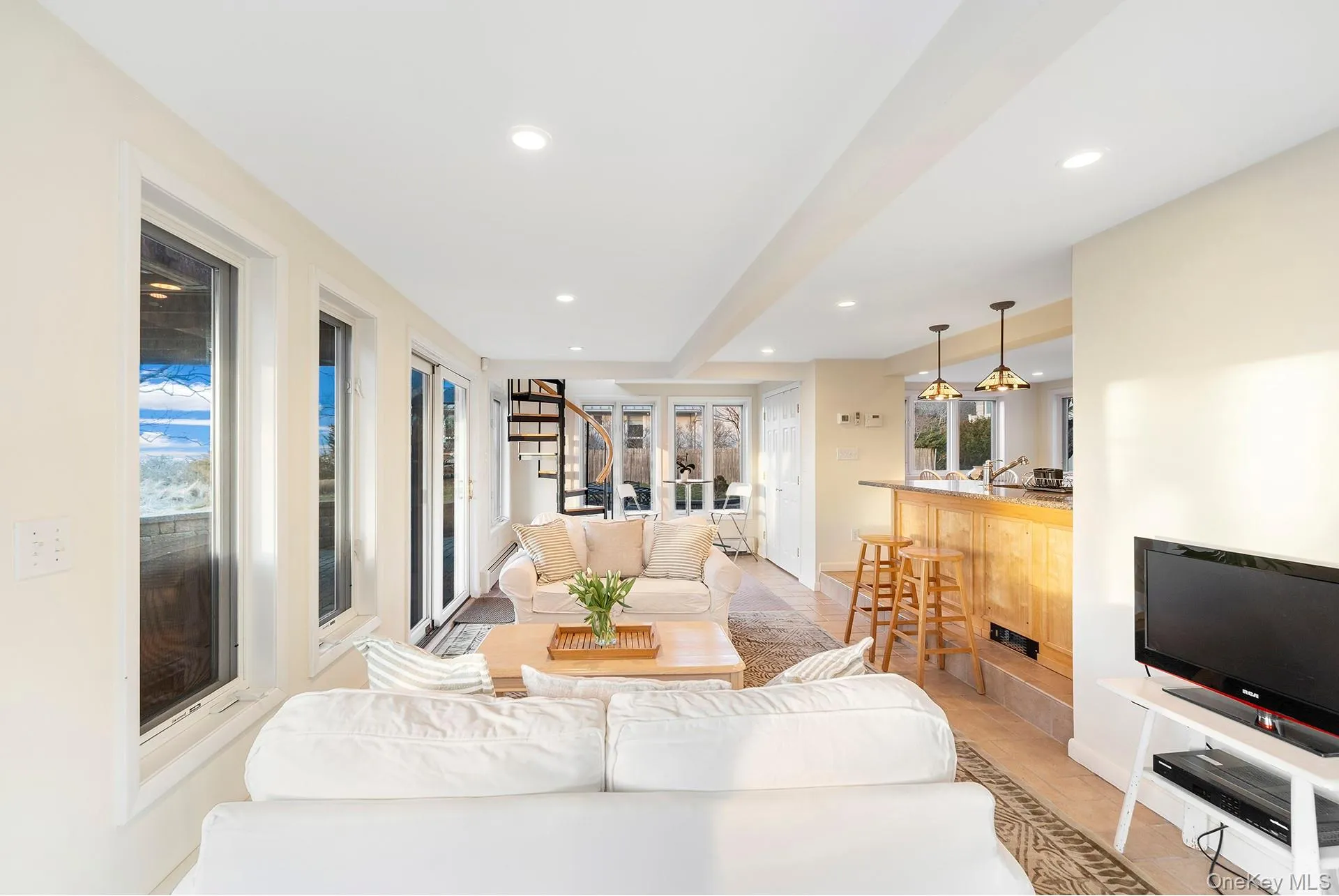 6 Gallatin Lane, East Hampton, New York 11937