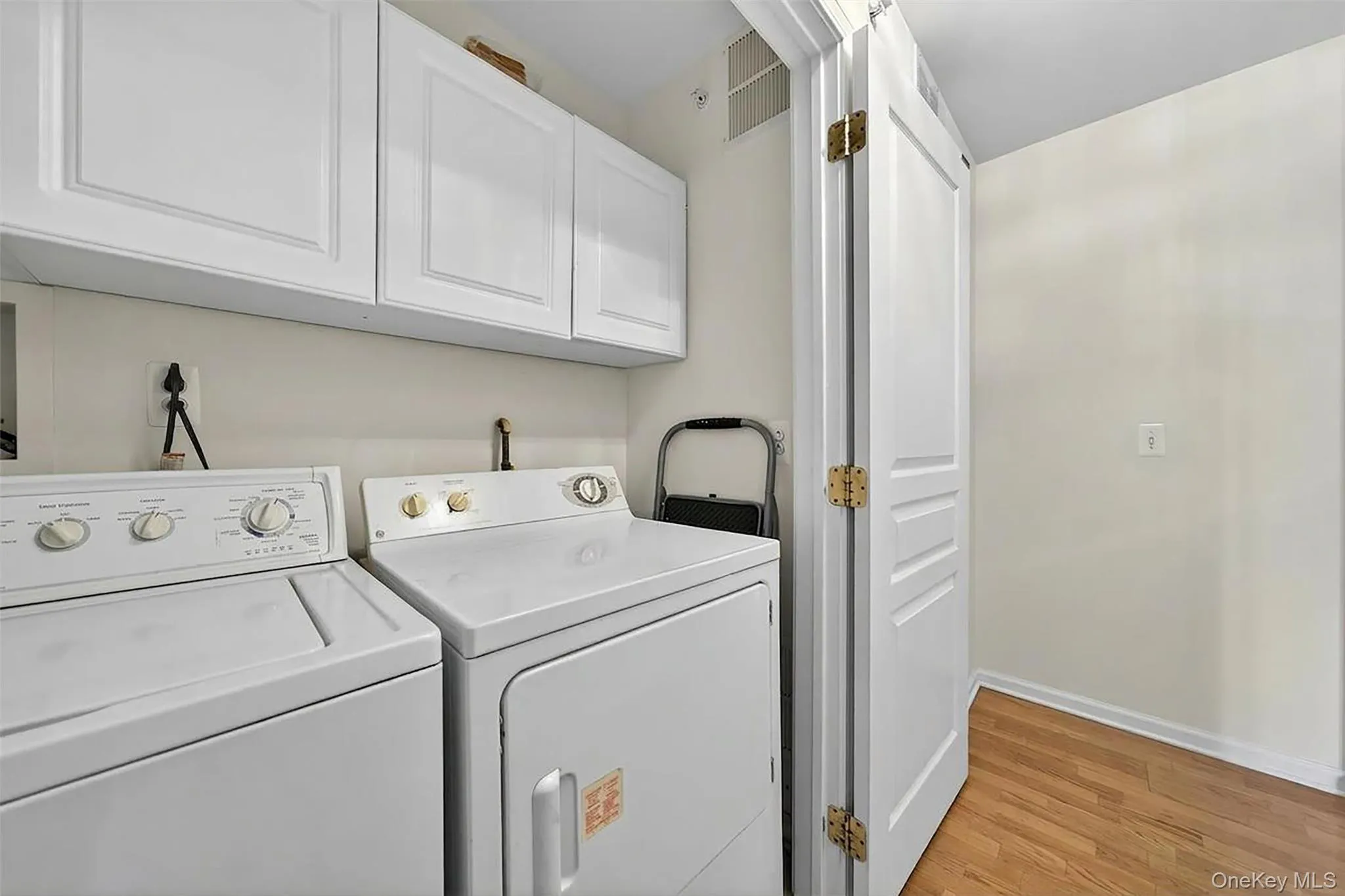 28 De Baun Avenue, Ramapo, NY, 2 Bedrooms Bedrooms, 8 Rooms Rooms,2 BathroomsBathrooms,Residential,For Rent,De Baun,0,1066225 28 De Baun Avenue, Ramapo, NY, 2 Bedrooms Bedrooms, 8 Rooms Rooms,2 BathroomsBathrooms,Residential,For Rent,De Baun,0,1066225