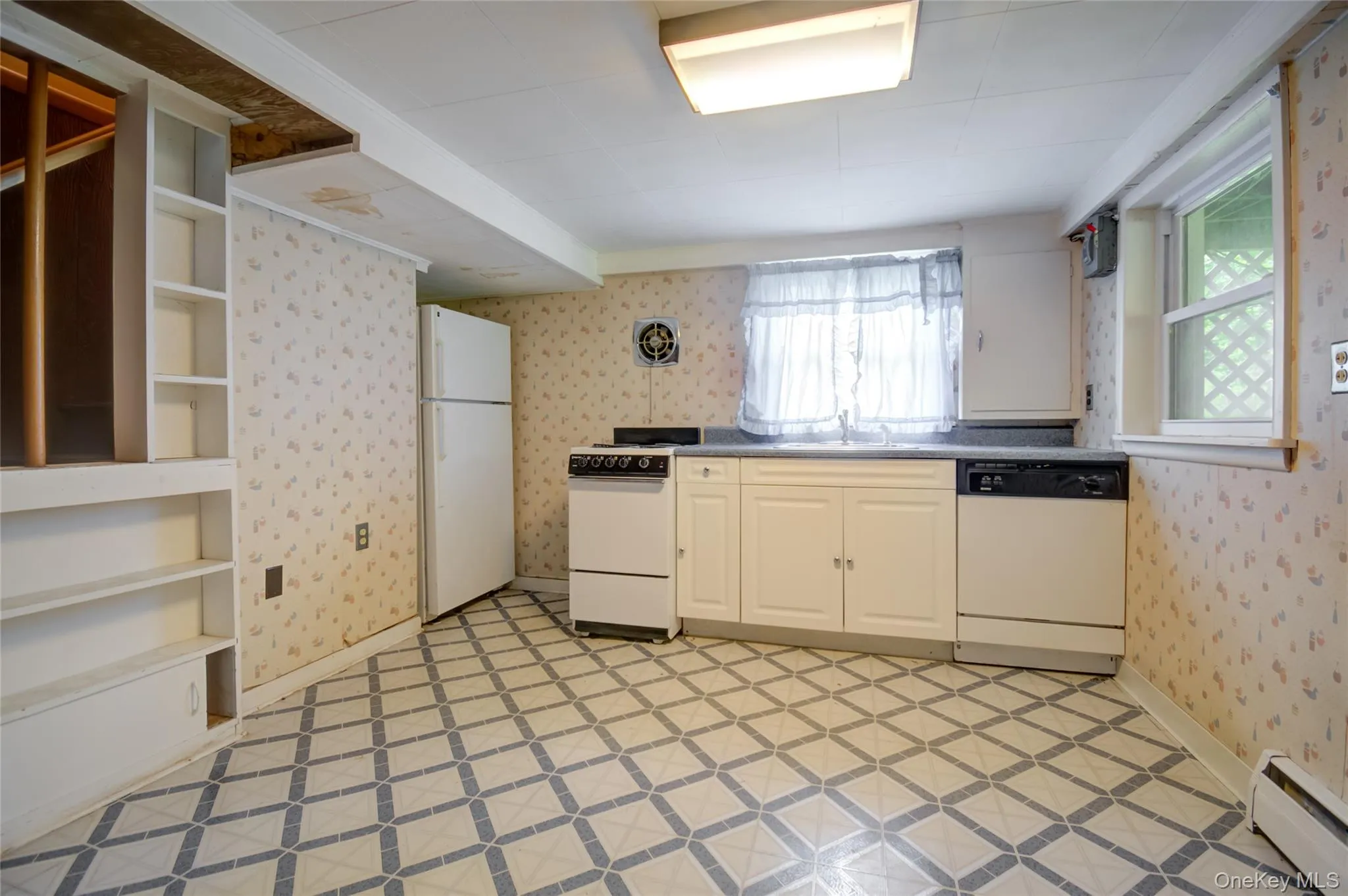 125 Jackson Street, Fishkill, NY, 2 Bedrooms Bedrooms, 4 Rooms Rooms,1 BathroomBathrooms,Residential,For Rent,Jackson,0,1066306 125 Jackson Street, Fishkill, NY, 2 Bedrooms Bedrooms, 4 Rooms Rooms,1 BathroomBathrooms,Residential,For Rent,Jackson,0,1066306