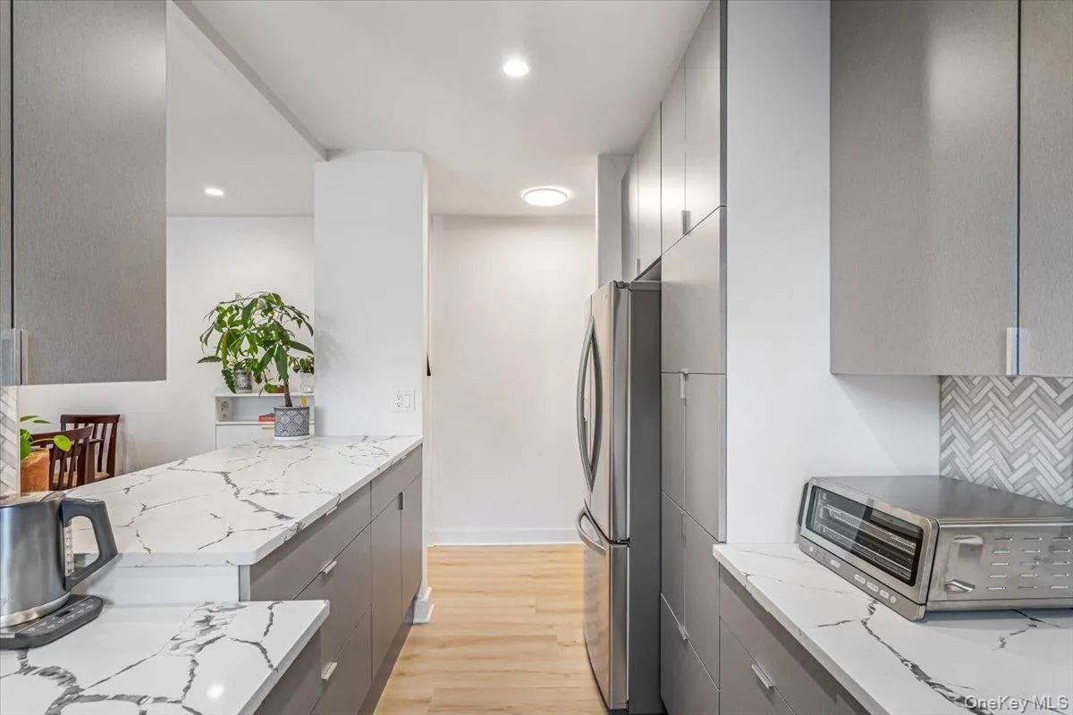 56-07 31st Avenue, New York, NY, 2 Bedrooms Bedrooms, 4 Rooms Rooms,1 BathroomBathrooms,Residential,For Rent,31st,0,1066343 56-07 31st Avenue, New York, NY, 2 Bedrooms Bedrooms, 4 Rooms Rooms,1 BathroomBathrooms,Residential,For Rent,31st,0,1066343