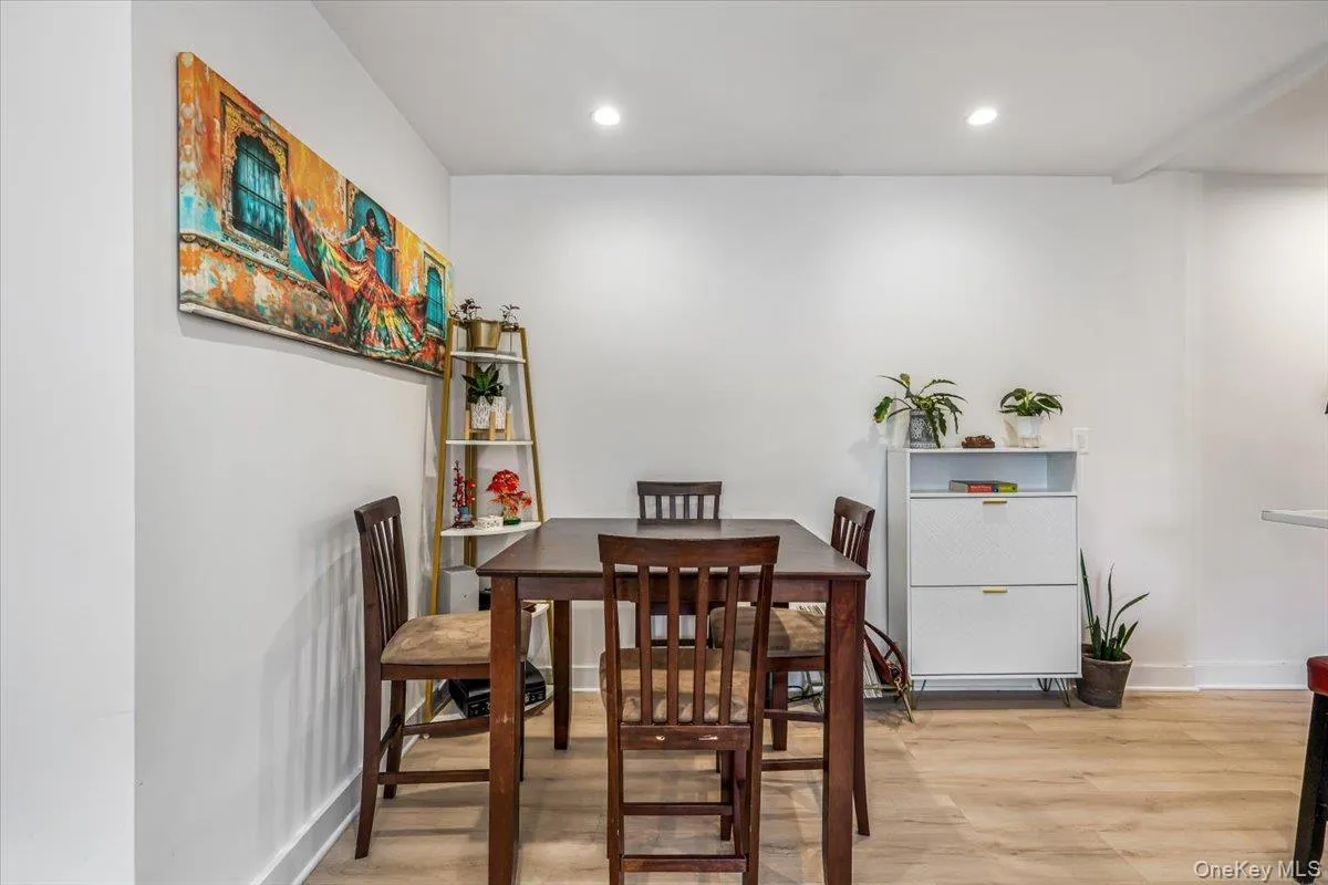 56-07 31st Avenue, New York, NY, 2 Bedrooms Bedrooms, 4 Rooms Rooms,1 BathroomBathrooms,Residential,For Rent,31st,0,1066343 56-07 31st Avenue, New York, NY, 2 Bedrooms Bedrooms, 4 Rooms Rooms,1 BathroomBathrooms,Residential,For Rent,31st,0,1066343