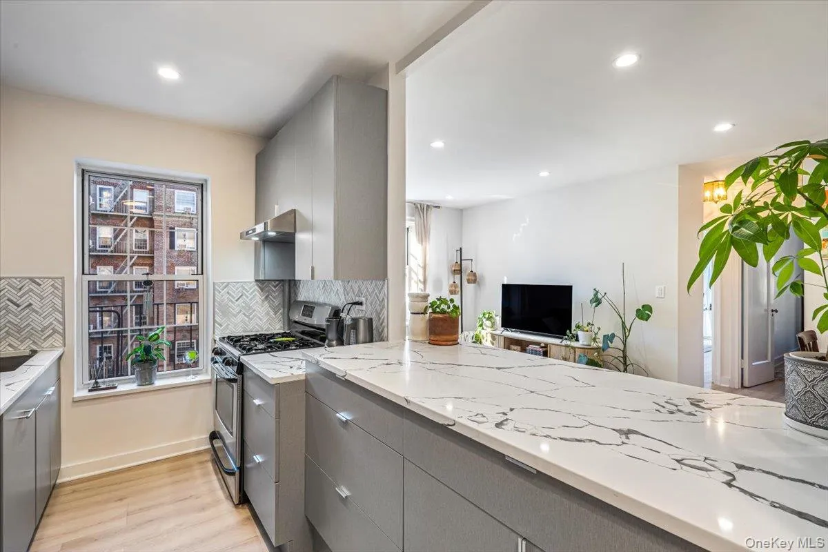 56-07 31st Avenue, New York, NY, 2 Bedrooms Bedrooms, 4 Rooms Rooms,1 BathroomBathrooms,Residential,For Rent,31st,0,1066343 56-07 31st Avenue, New York, NY, 2 Bedrooms Bedrooms, 4 Rooms Rooms,1 BathroomBathrooms,Residential,For Rent,31st,0,1066343